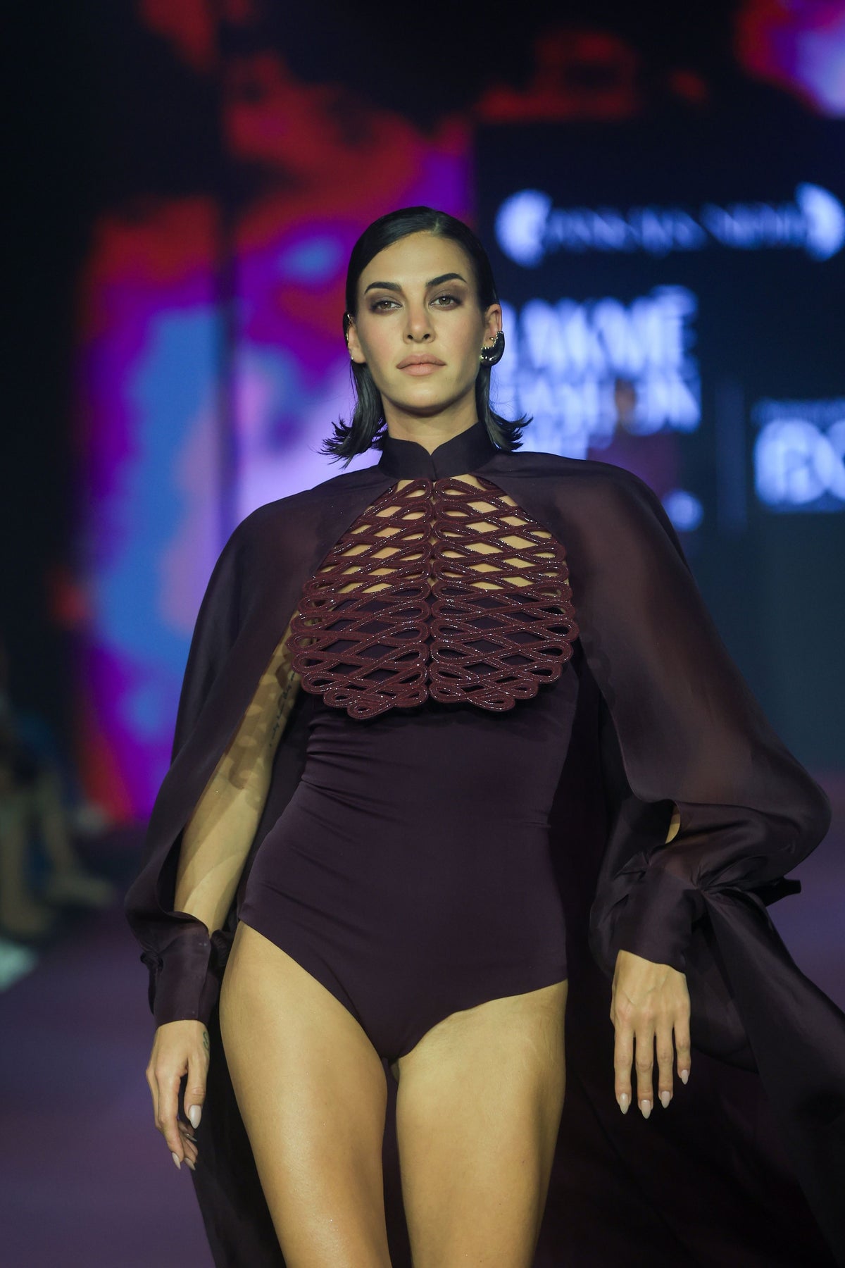 Flow Cascade Cape Set
