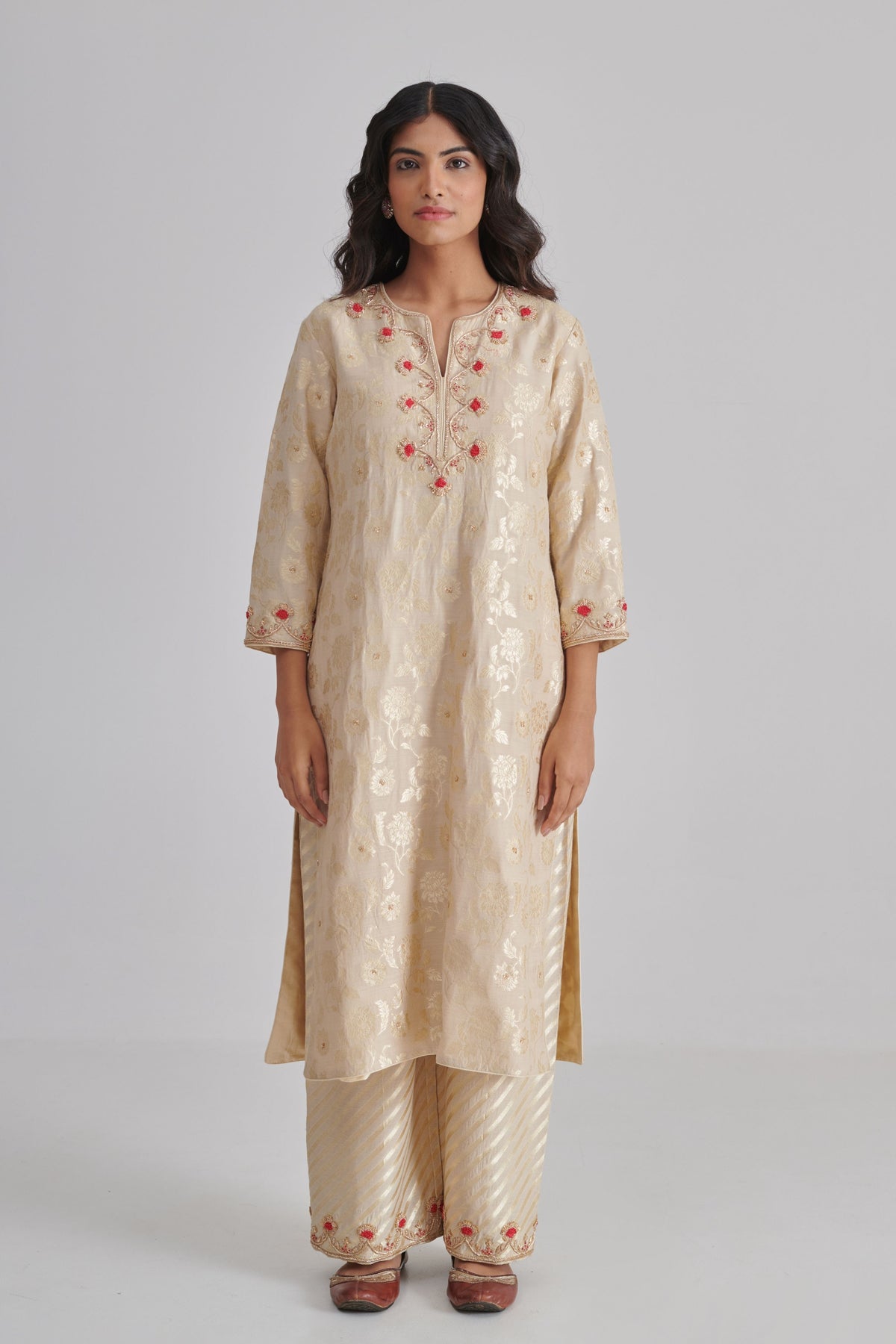 Sunheri Kurta Set
