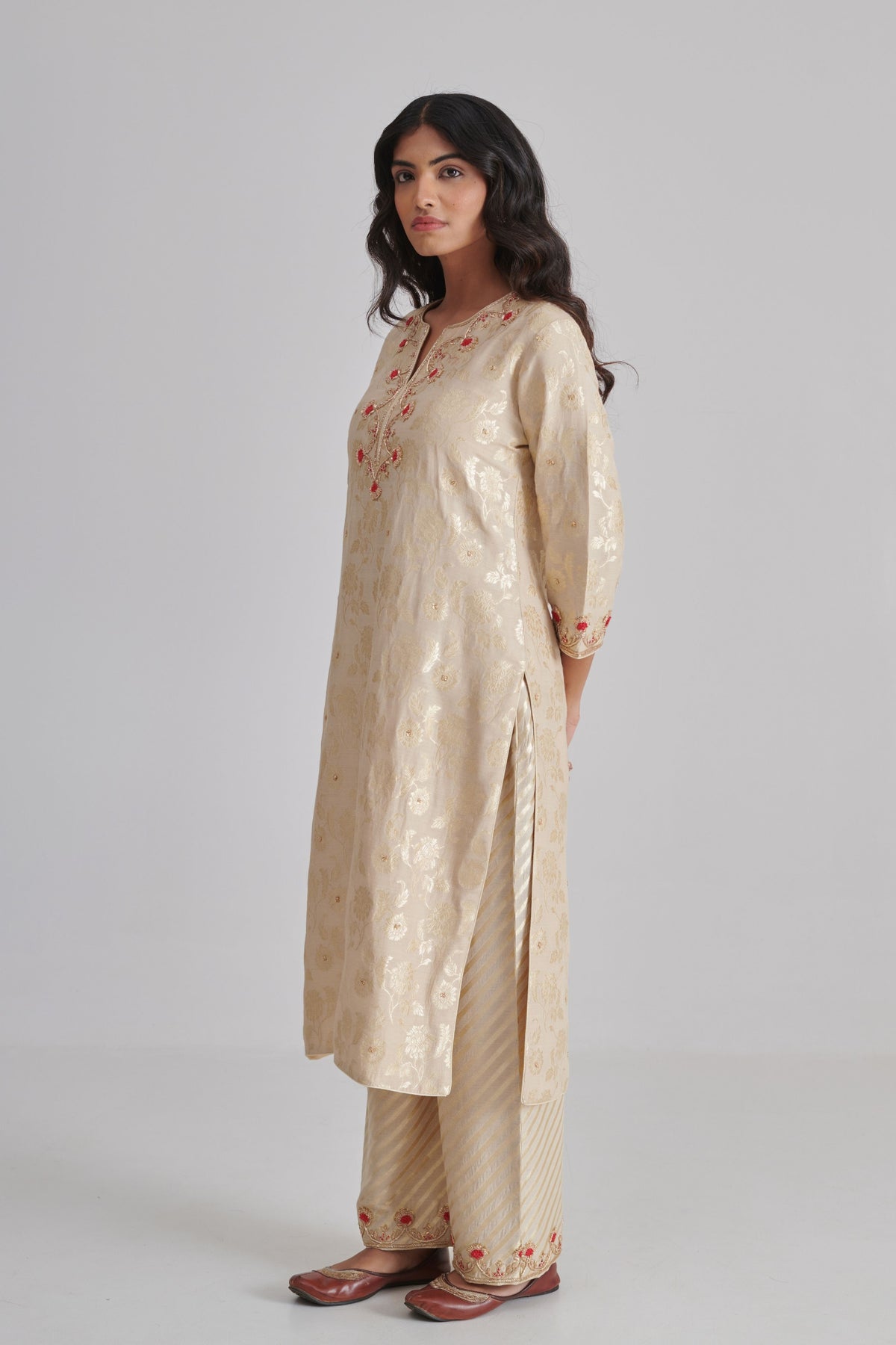 Sunheri Kurta Set