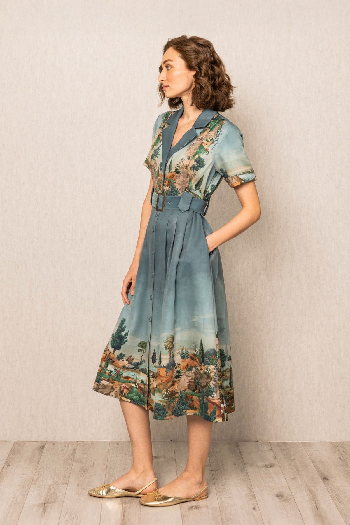 Porto Knotch Collar Midi Dress