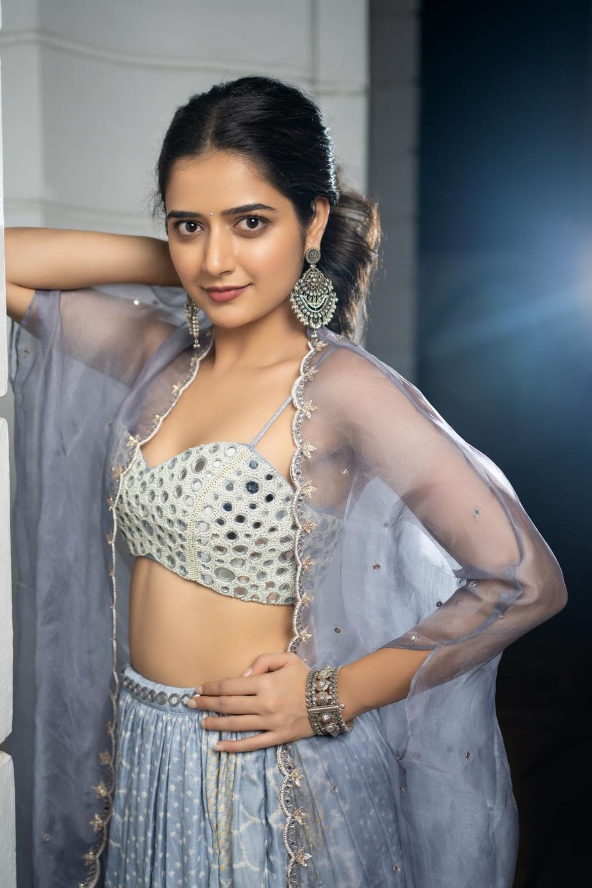 Ashika ranganath in Silver Earring