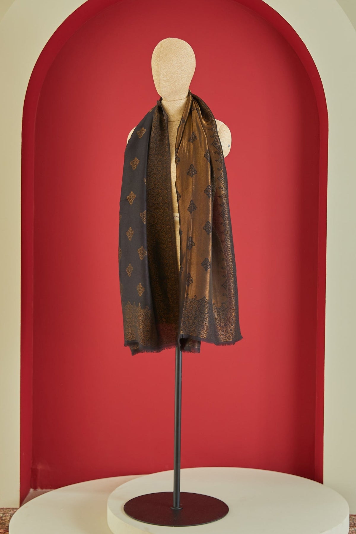 Wool Reversible Zari Black Stole