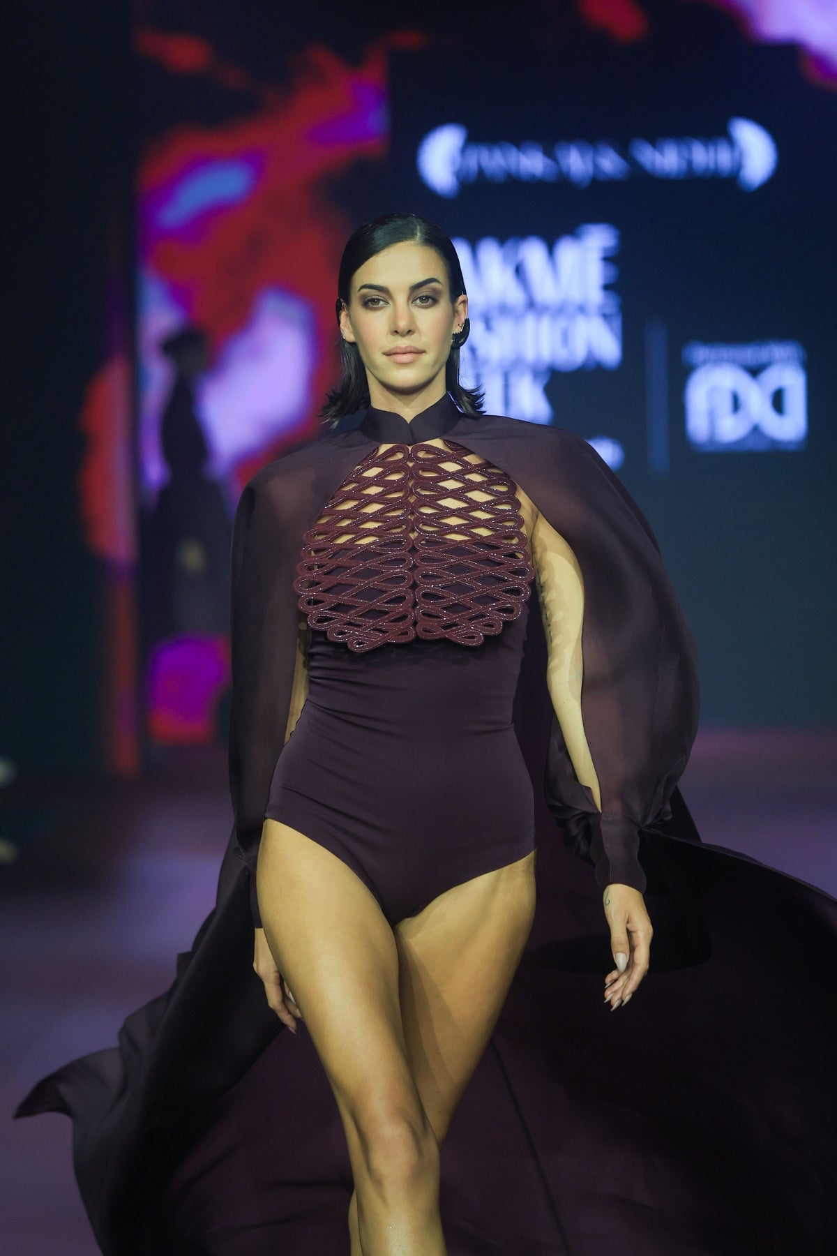 Flow Cascade Cape Set
