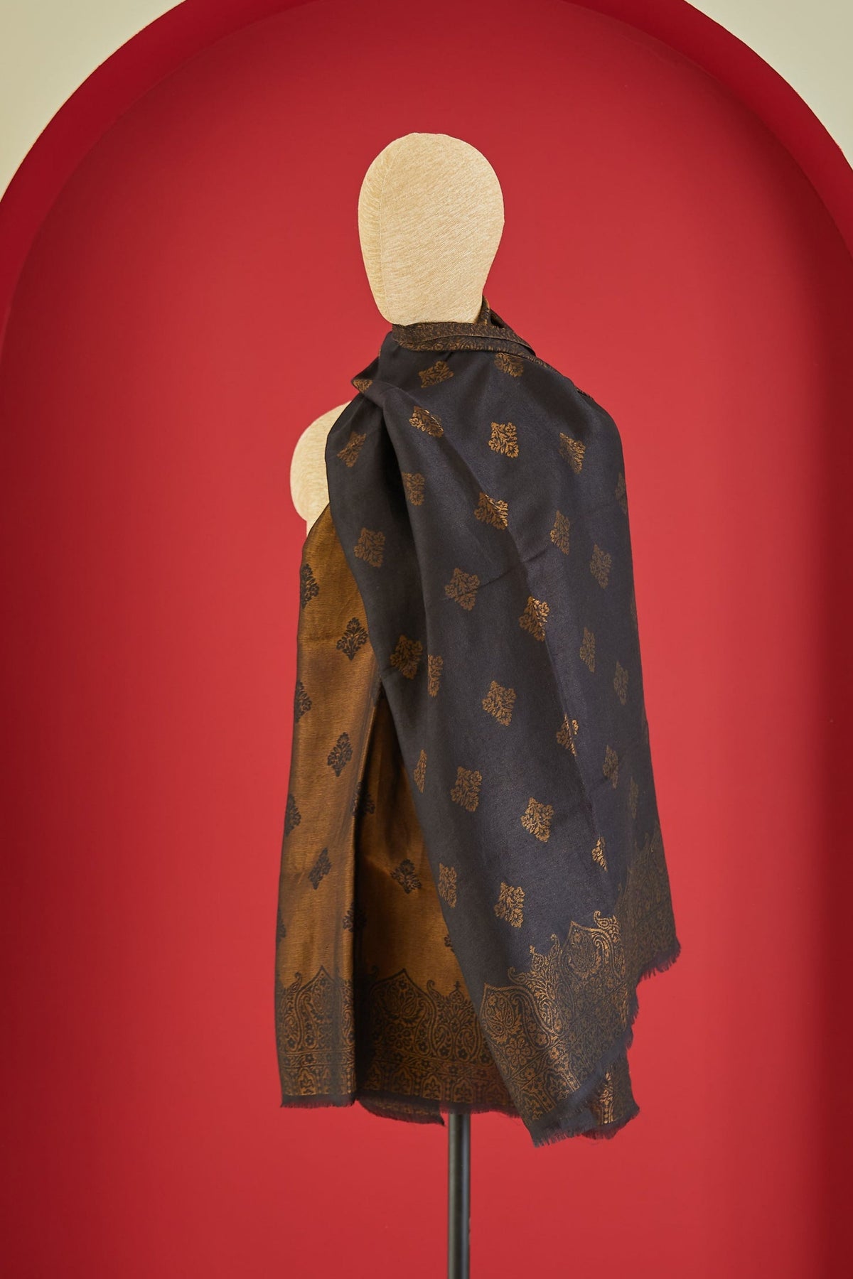 Wool Reversible Zari Black Stole