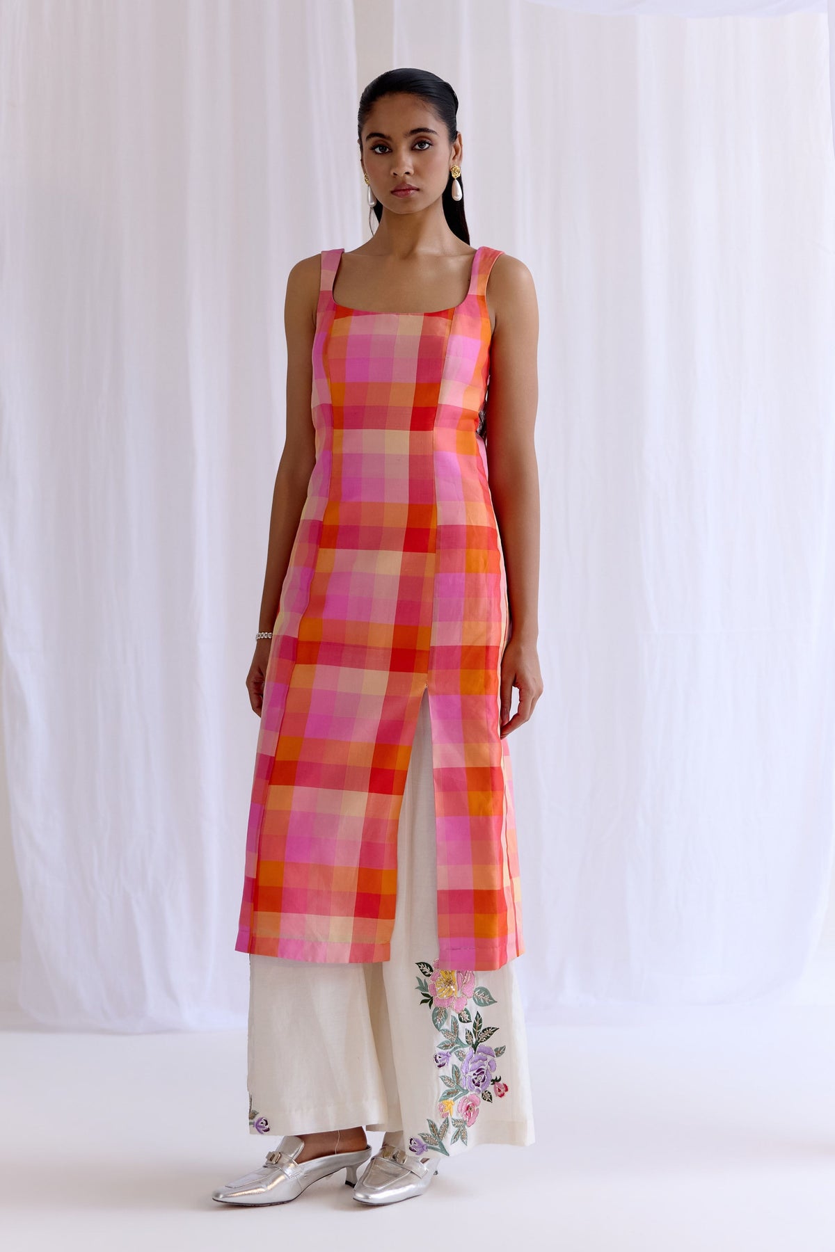 Madame Rangbahaar Kurta With Gulnaar Pants