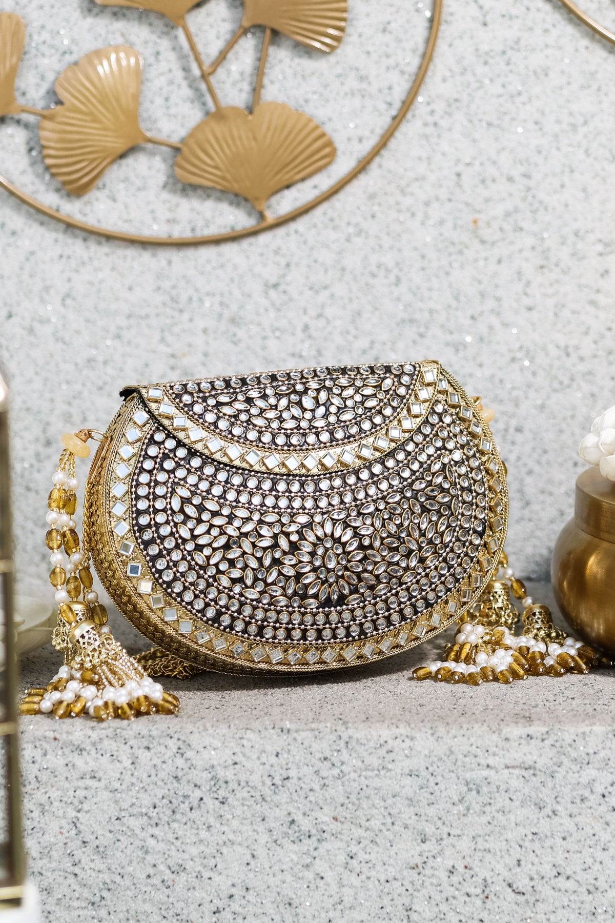 Iraanshi Metal Clutch