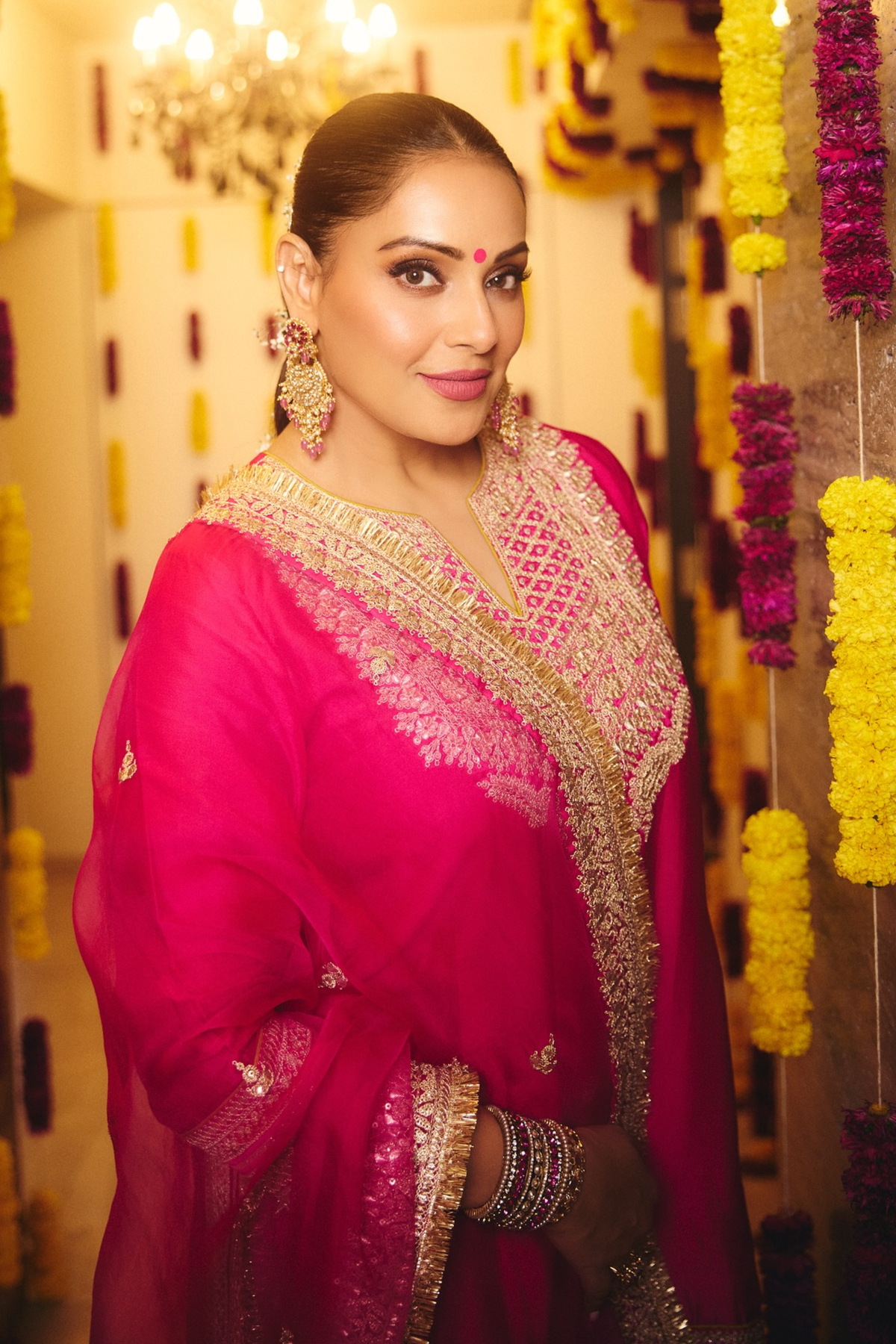 Bipasha Basu in Gopi Vaid