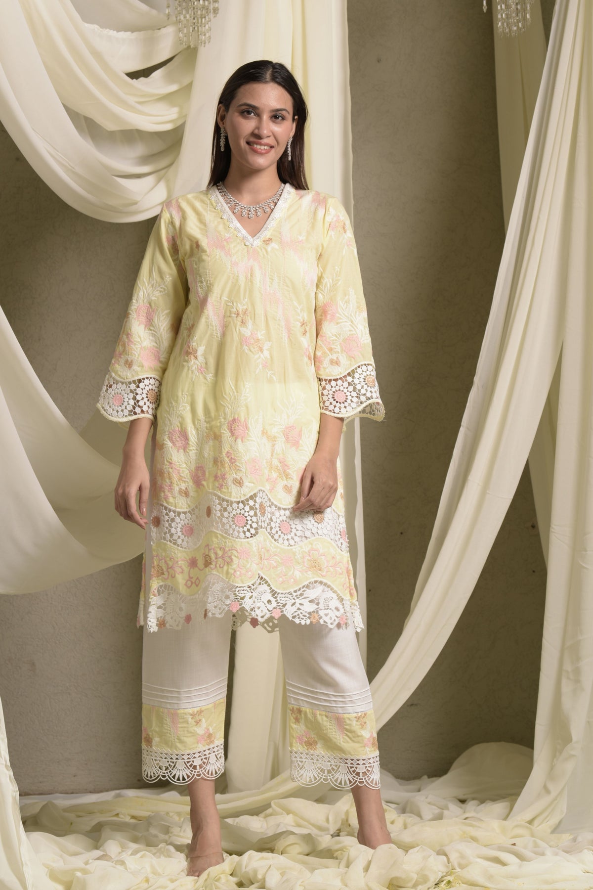Floral Daffodil Lace Kurta Set