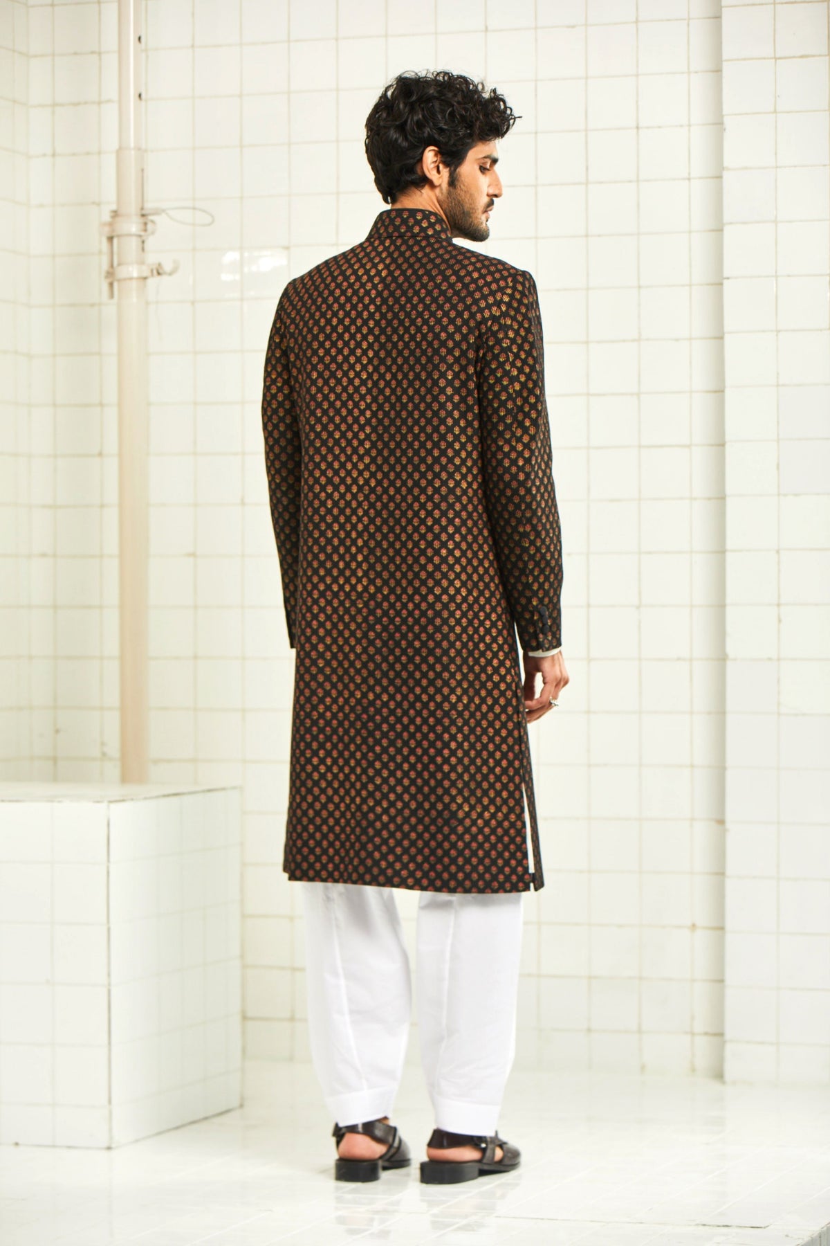 Chhitroli Textured Sherwani