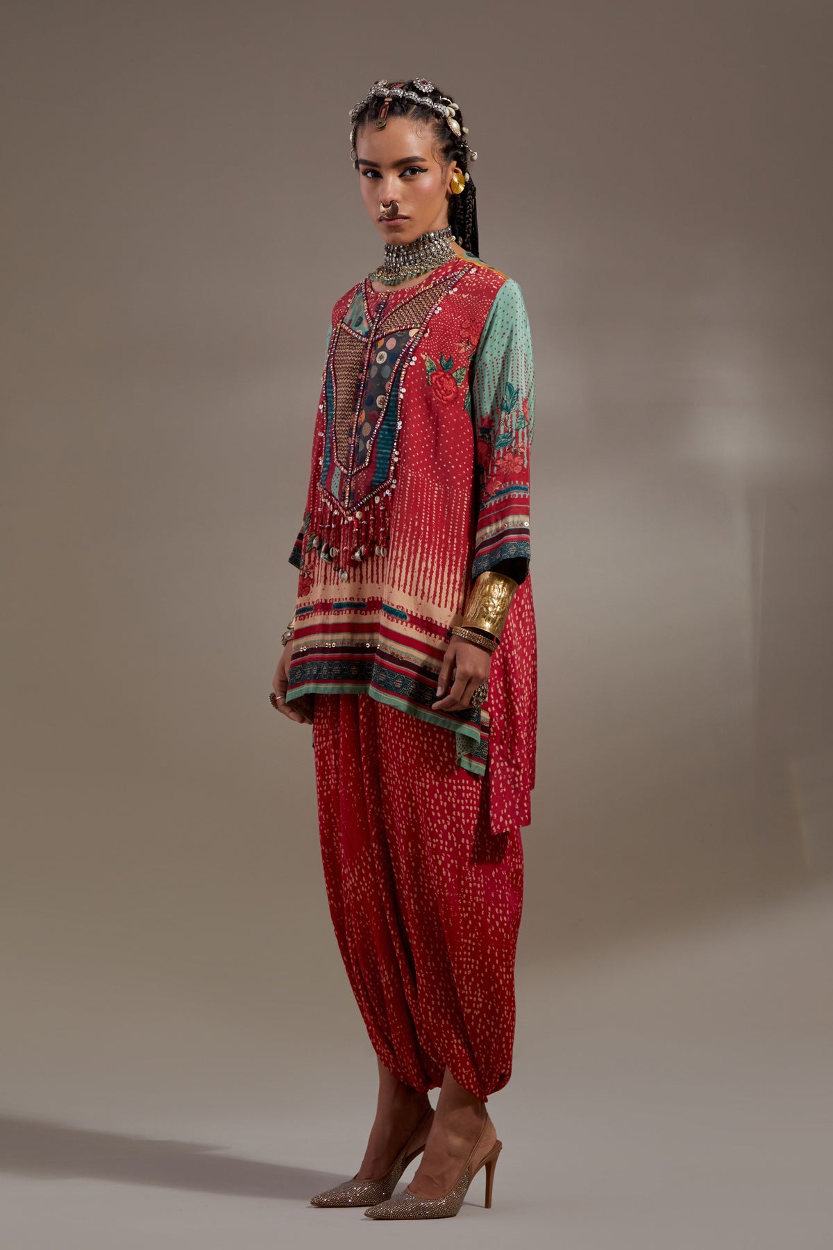 Mitra Tunic