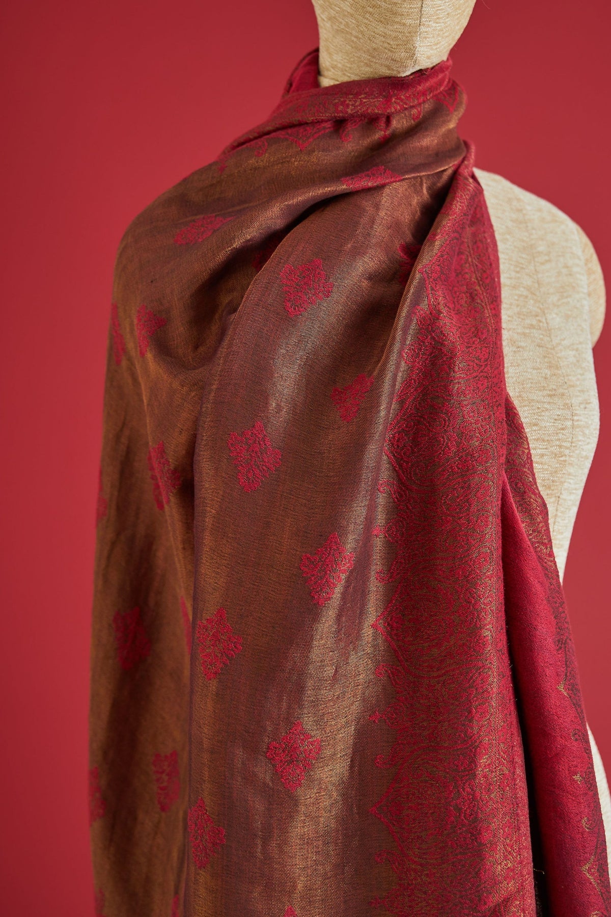 Tabbasum Reversible Maroon Stole