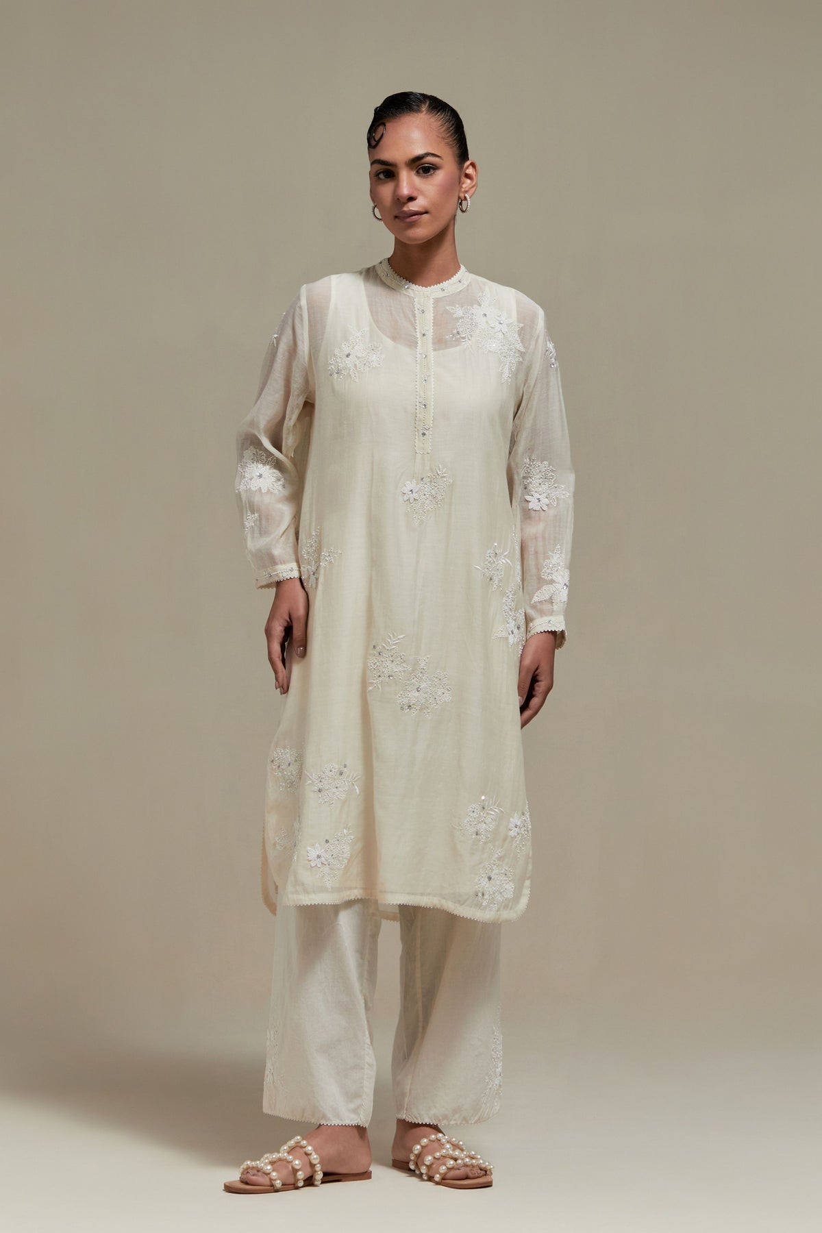 Off White Applique Kurta And Pants