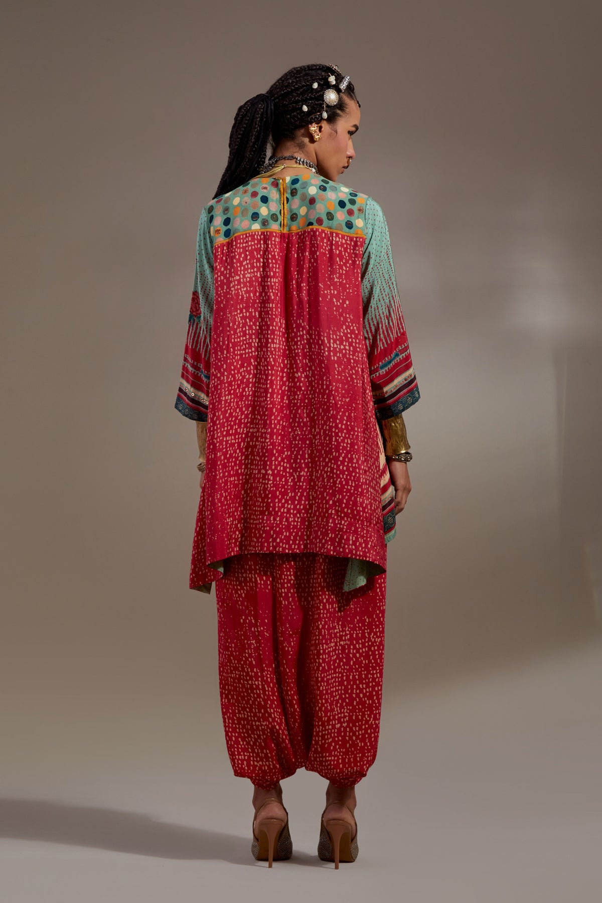 Mitra Tunic