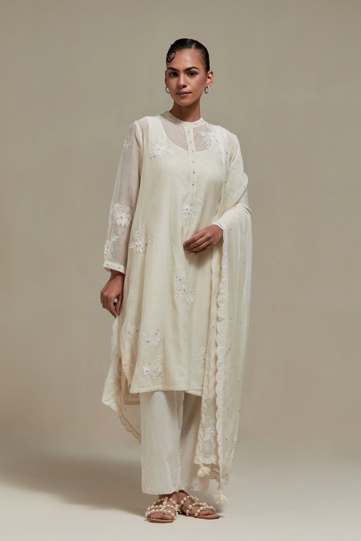 Off White Applique Kurta Set
