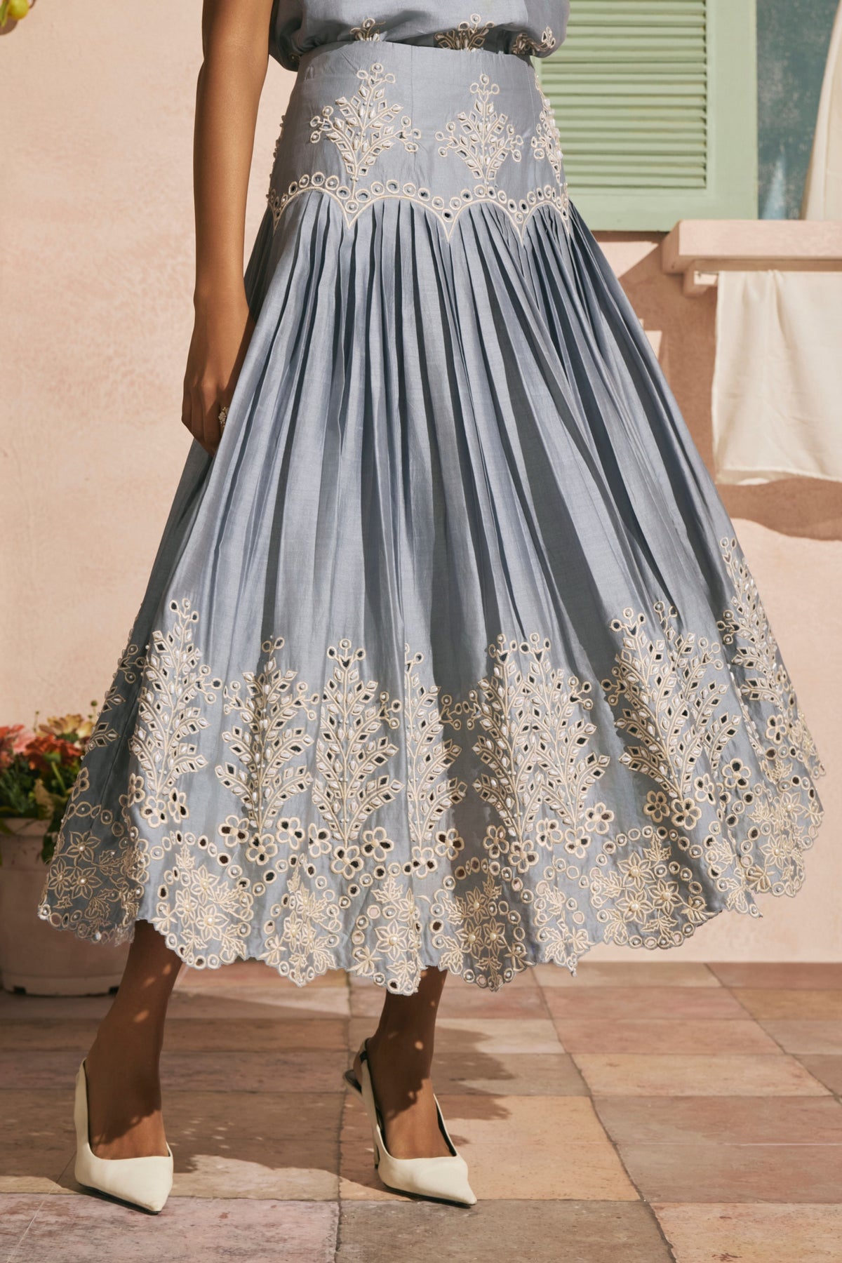 Contrast Cutwork Pleated Skirt