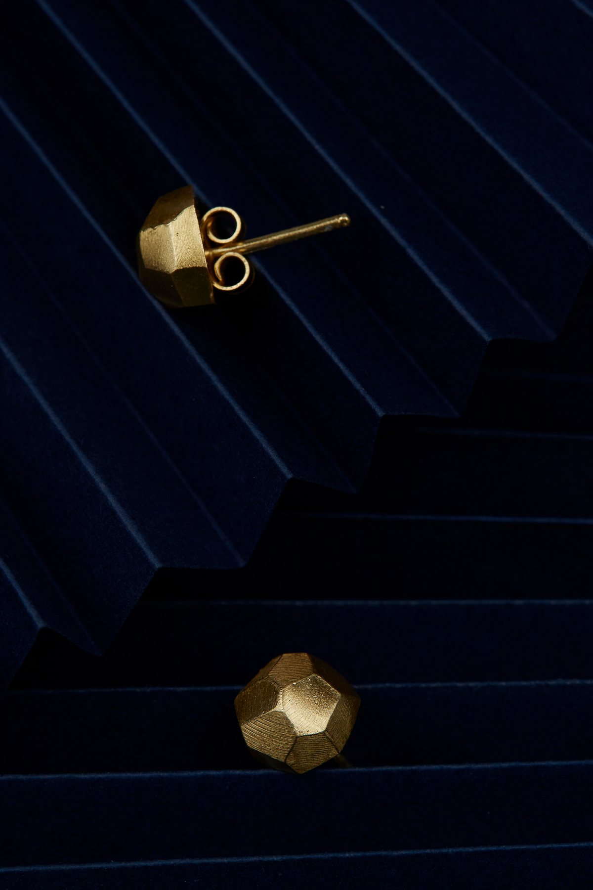 Facet Earrings Gold