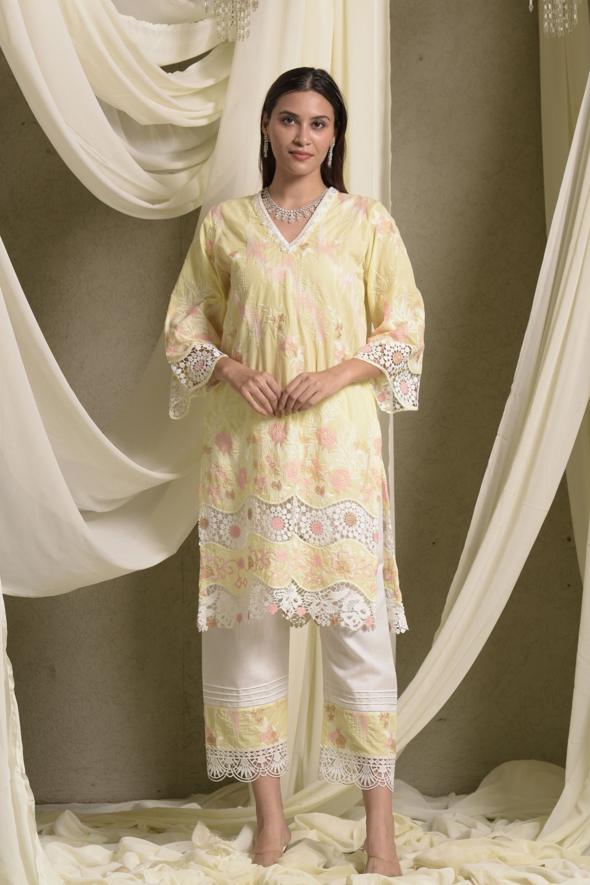 Floral Daffodil Lace Kurta Set