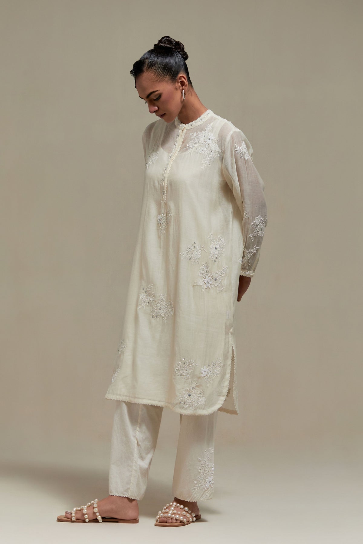 Off White Applique Kurta Set