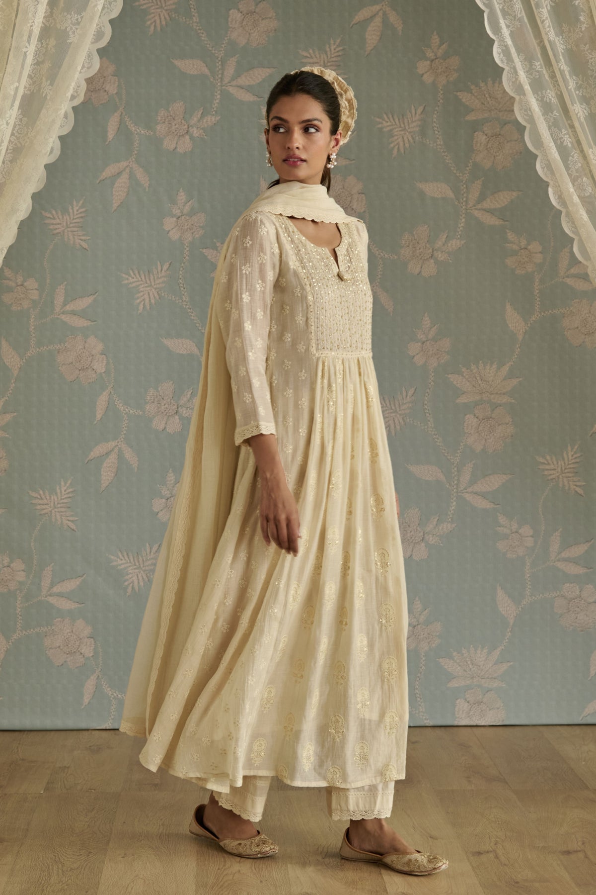 Ivory Nera Kurta Set
