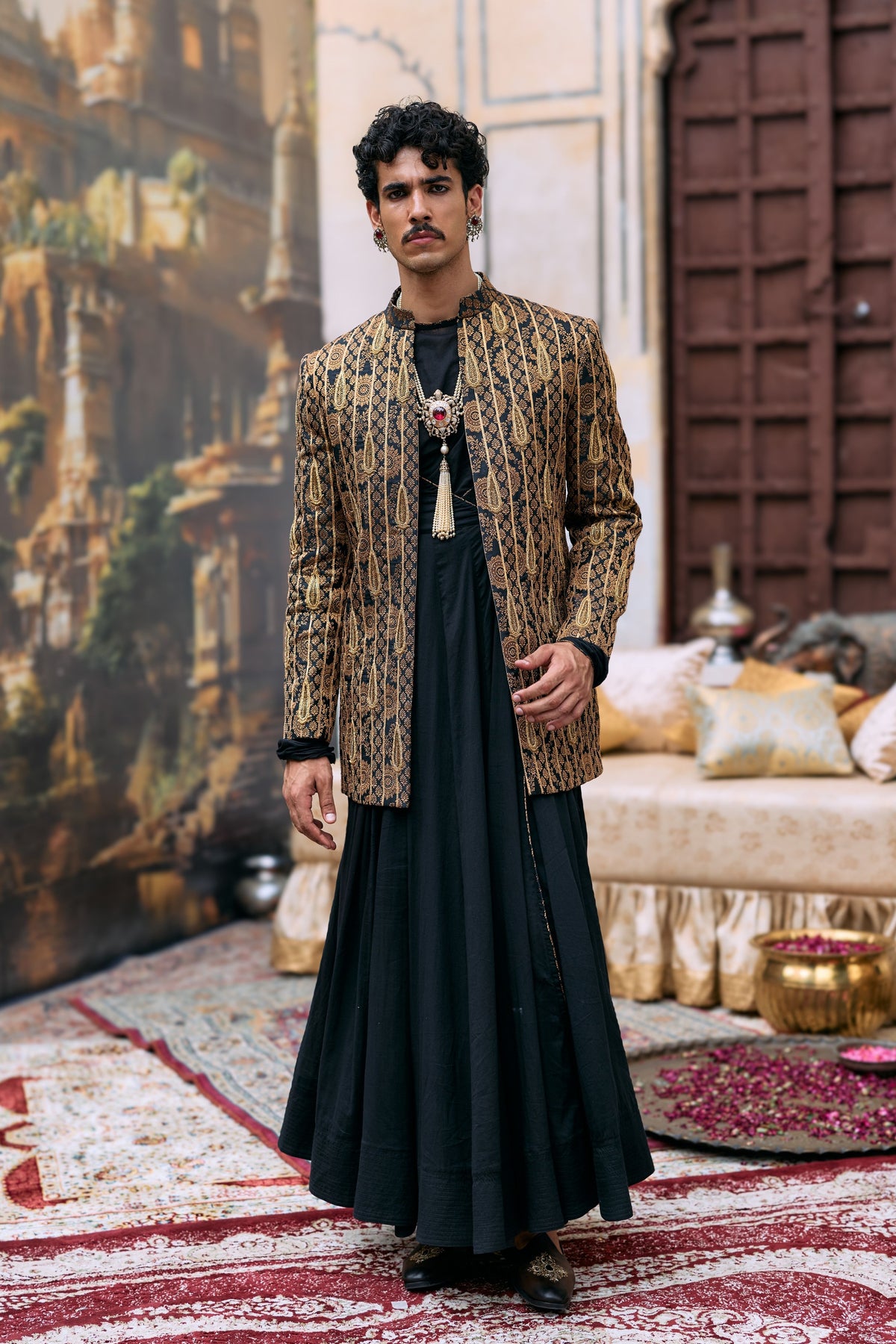 Hiranmaya Sherwani Set