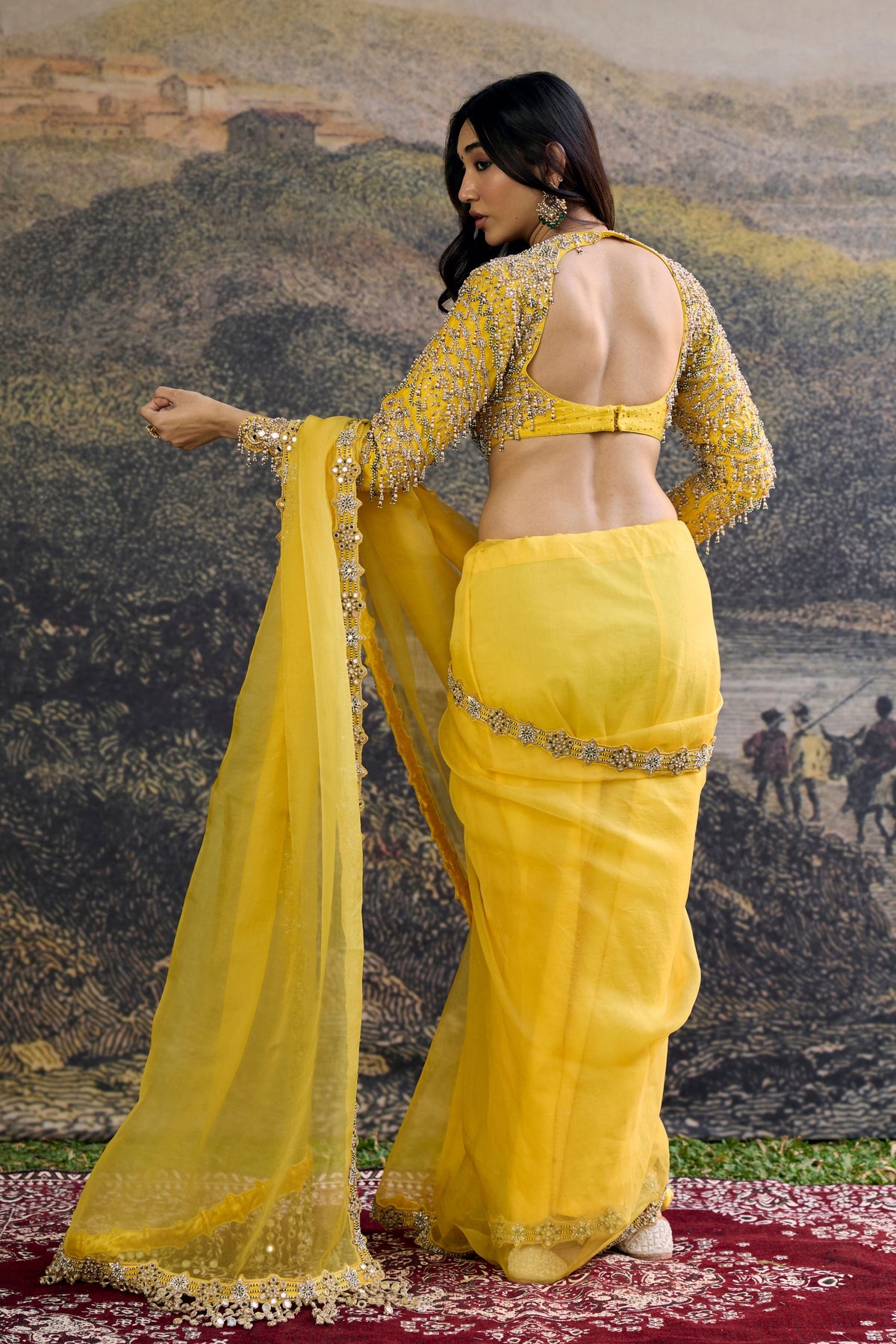 Peela Tara Organza Saree Set