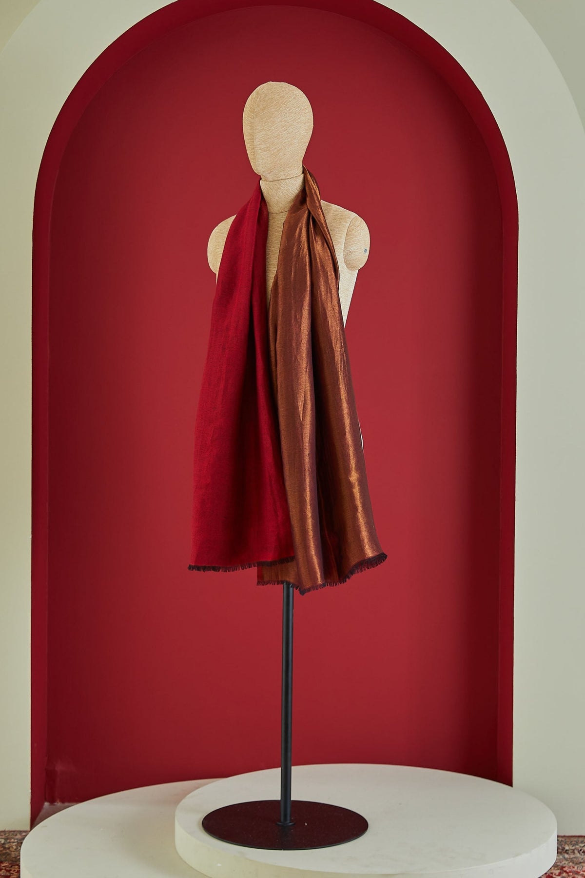Tabbasum Reversible Red Stole