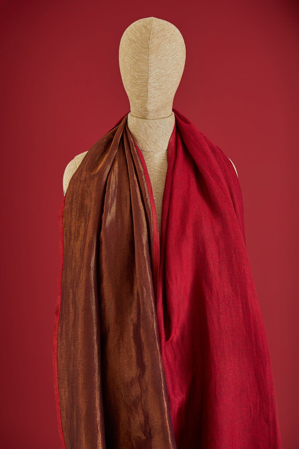 Tabbasum Reversible Red Stole