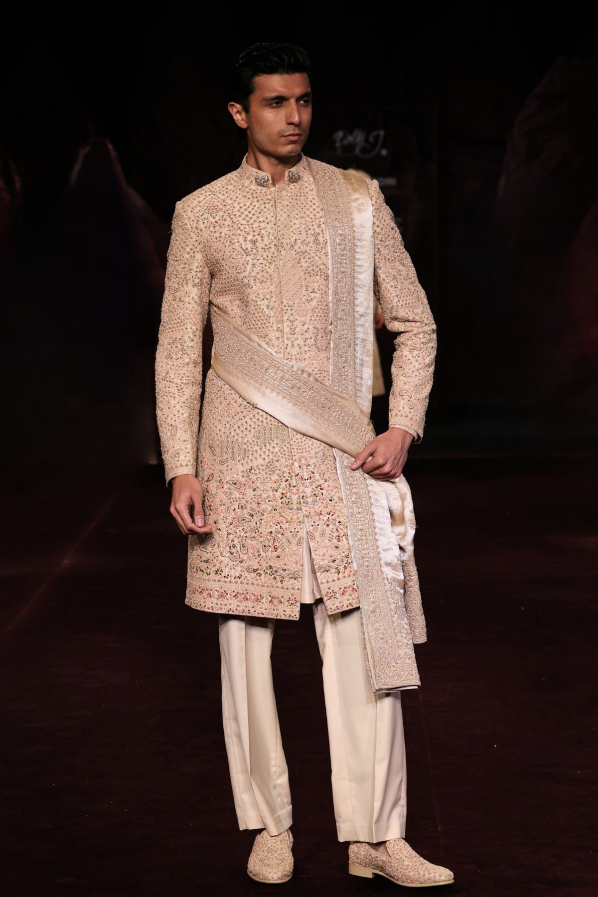 Chandraveer Ivory Stole