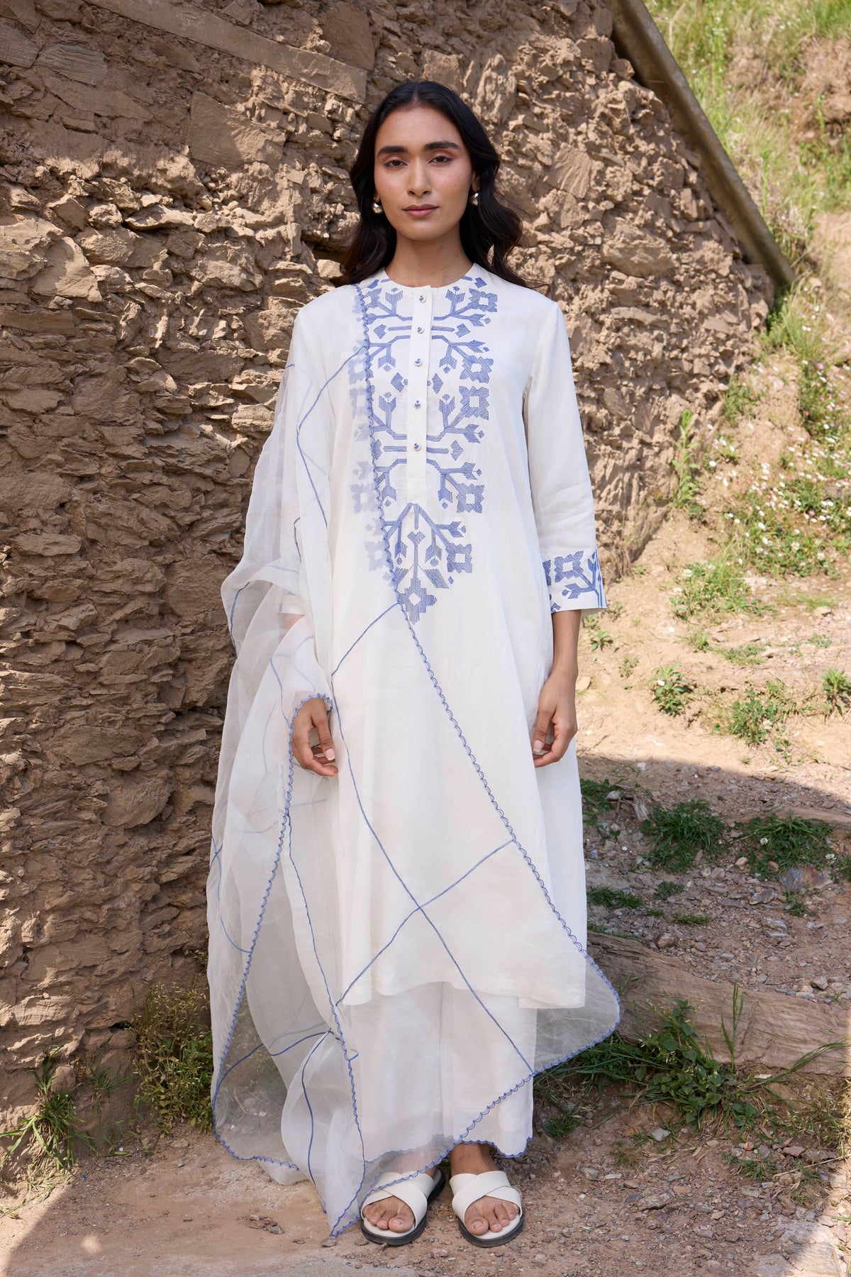 Hand-embroidered Straight Kurta