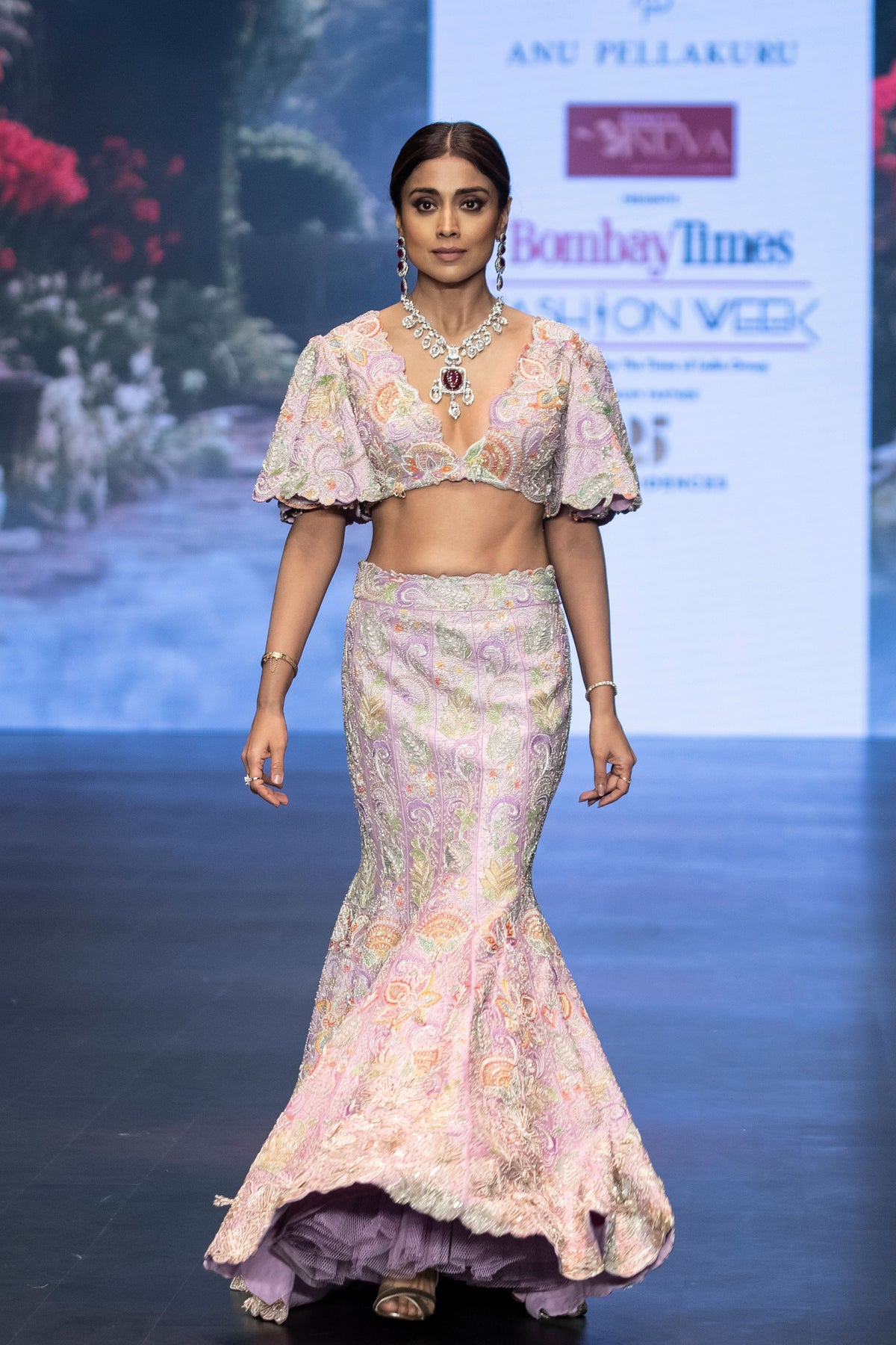 Swarni Lehenga Set