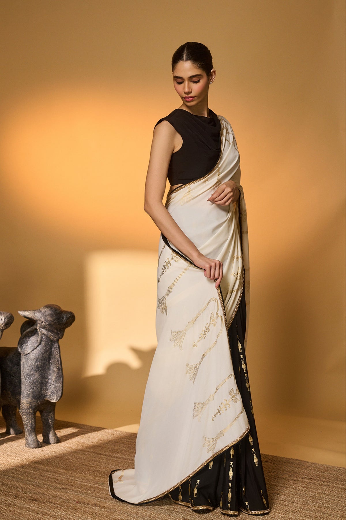 Black and White Tribal Pillar Saree