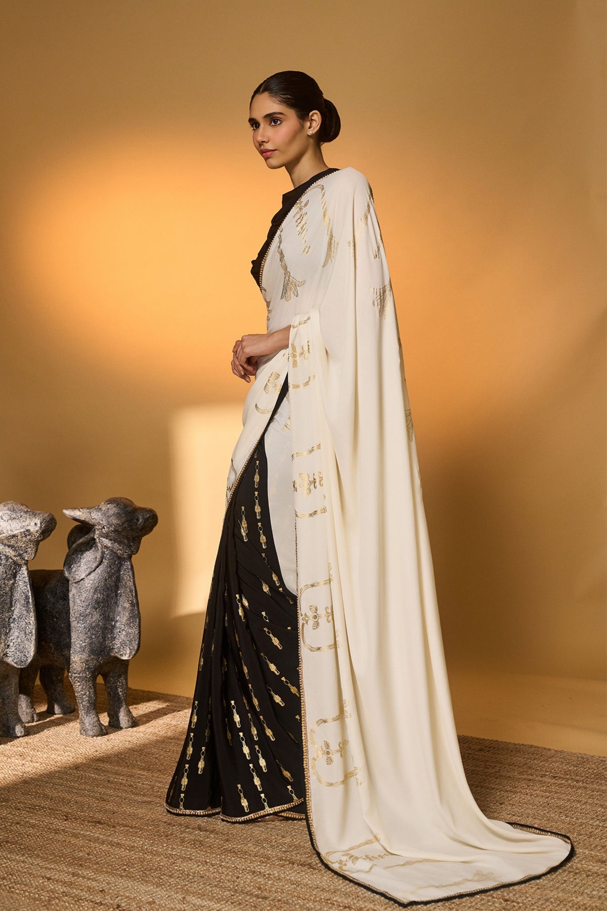 Black and White Tribal Pillar Saree