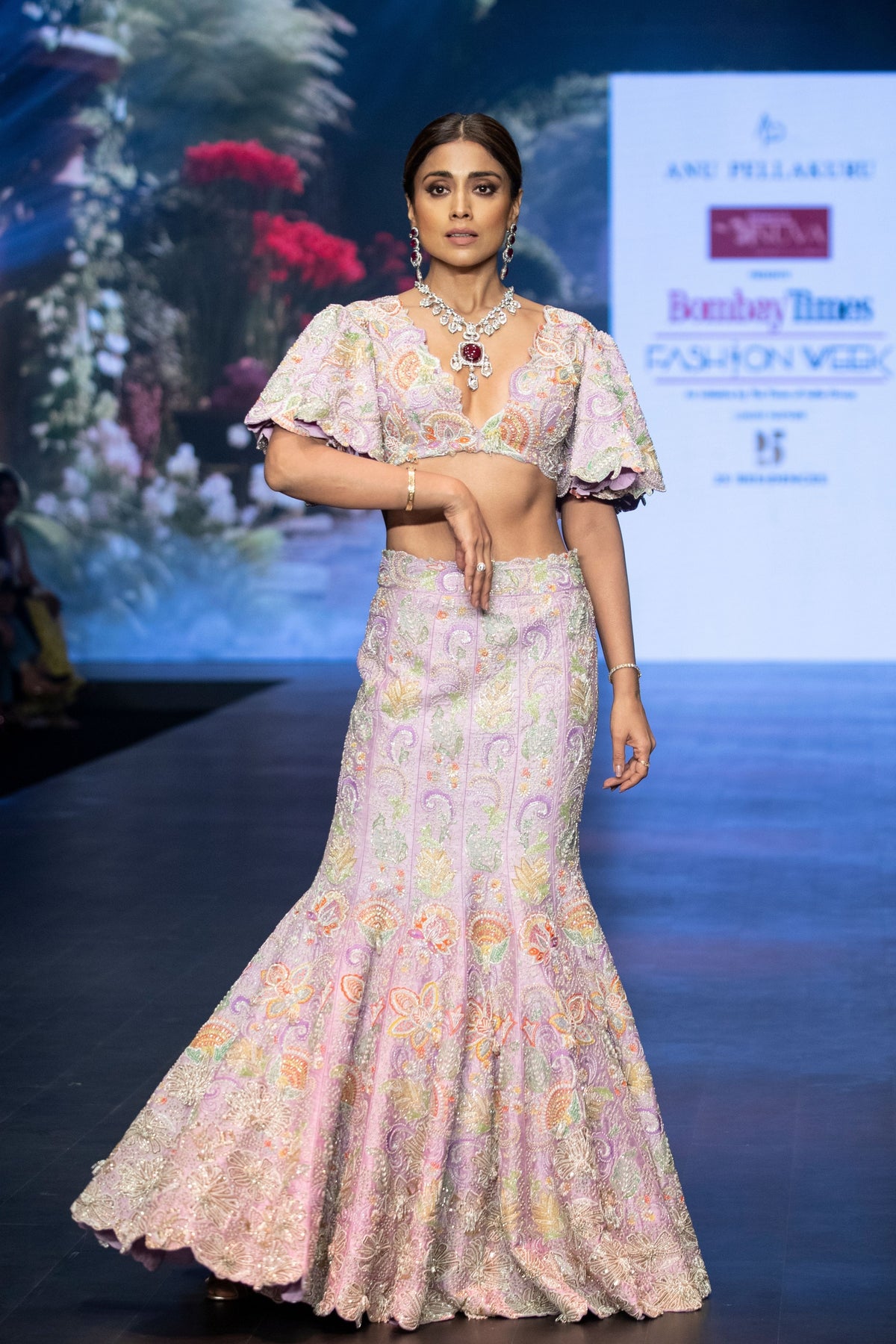 Swarni Lehenga Set