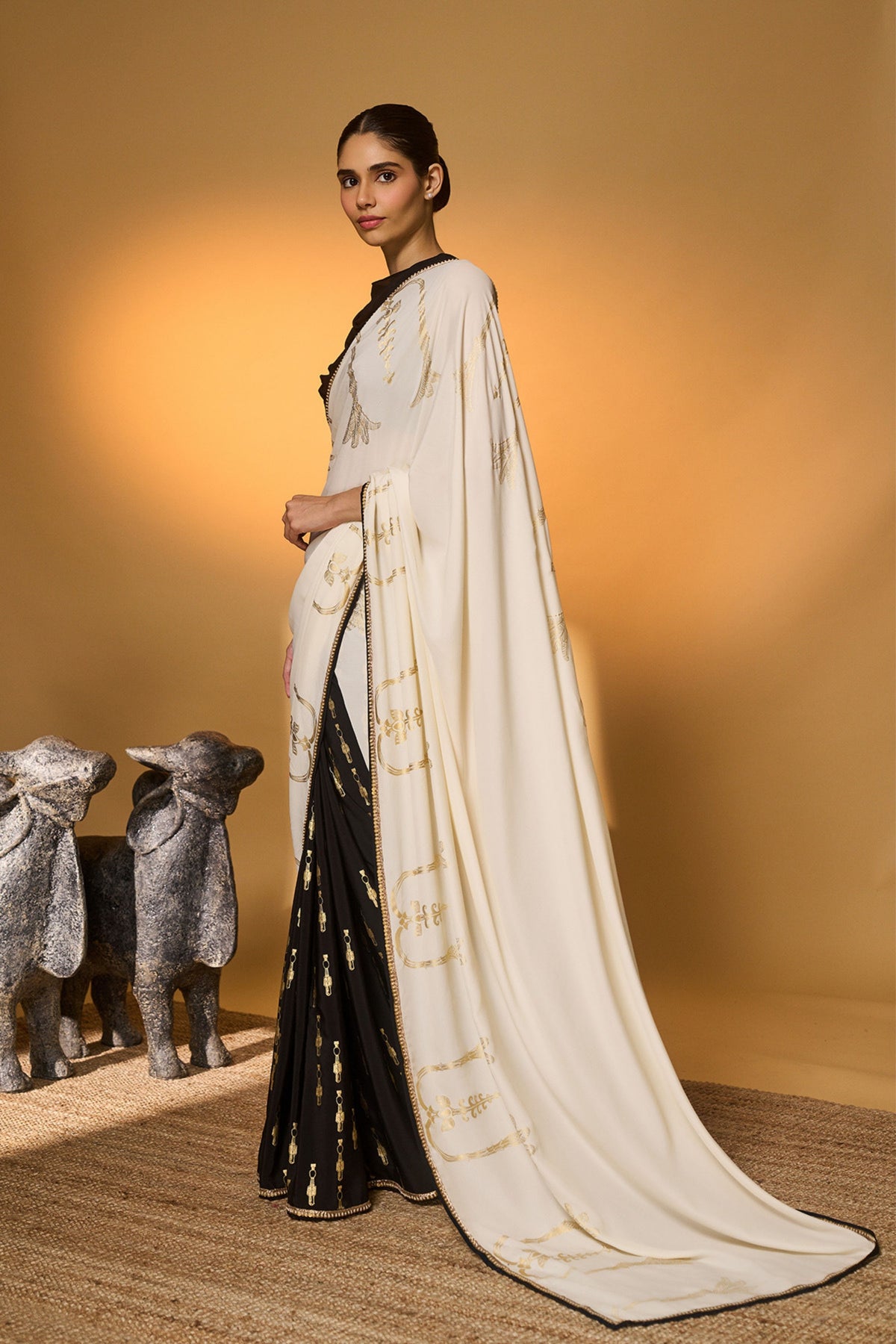 Black and White Tribal Pillar Saree
