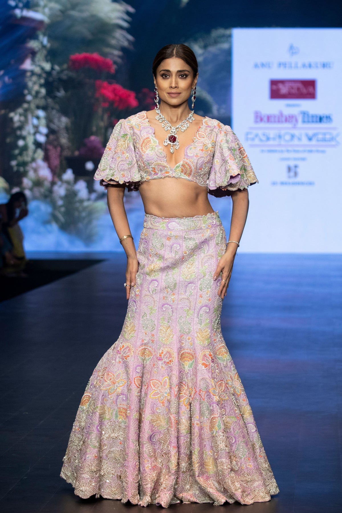 Swarni Lehenga Set