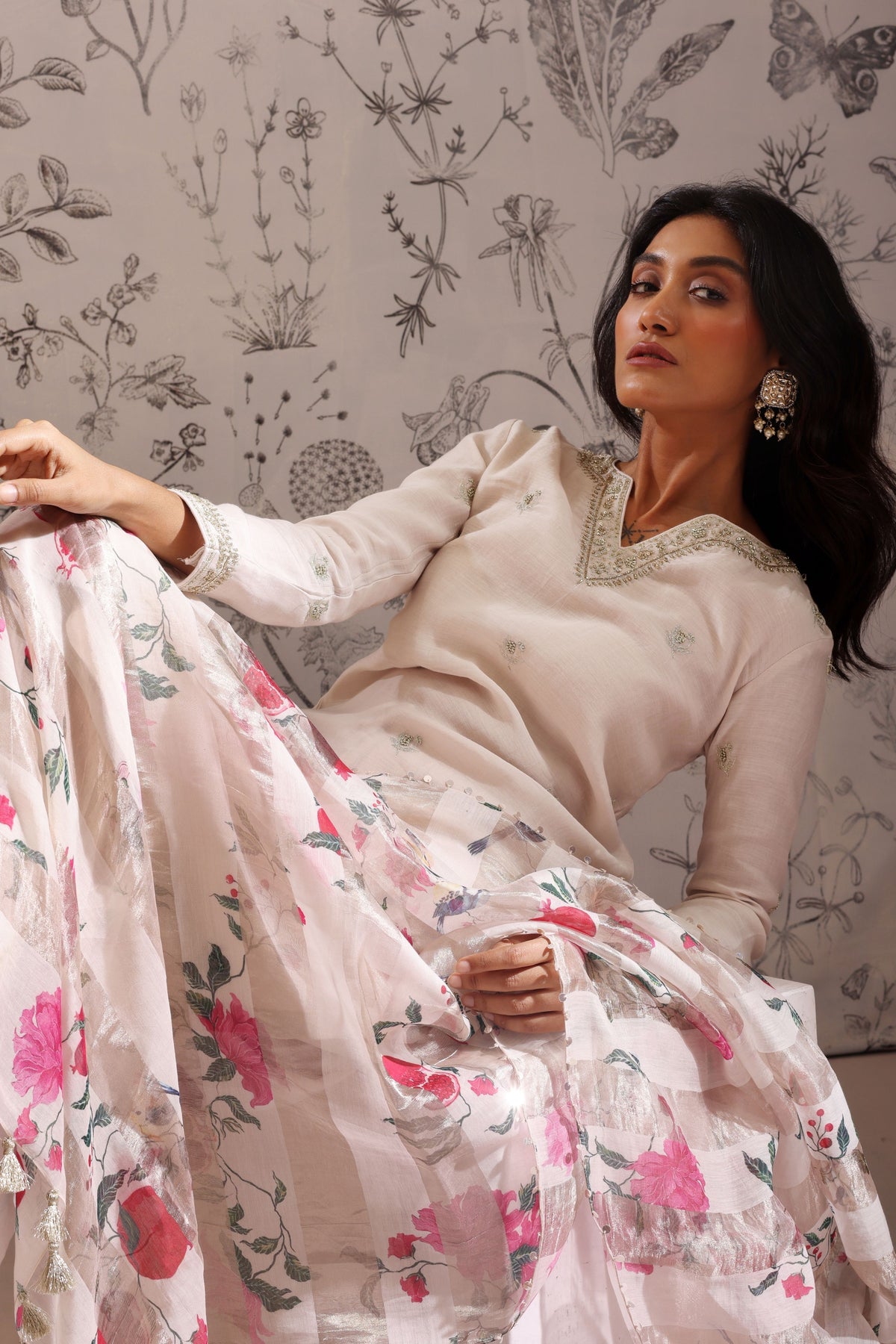Anaar White Kurta Set