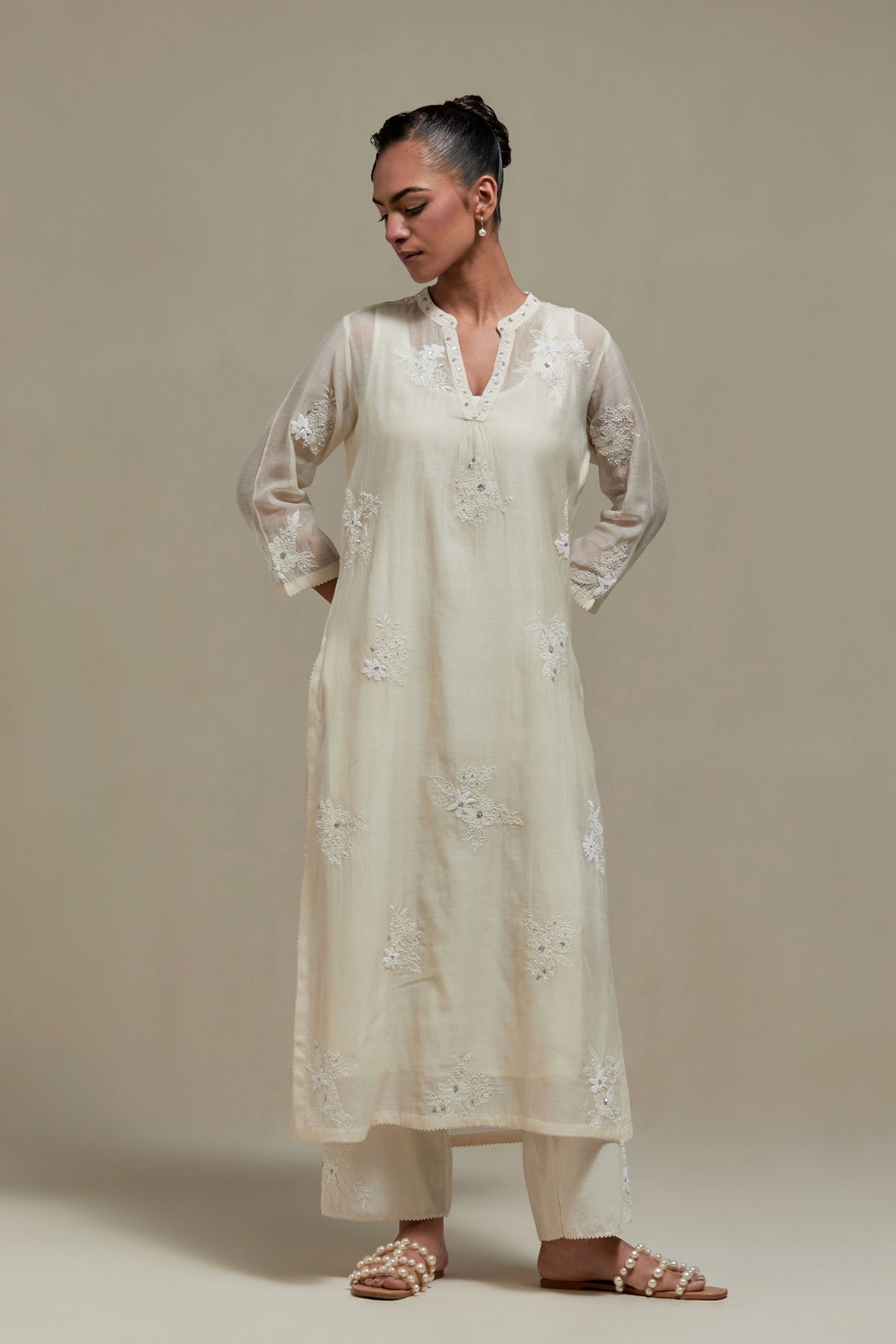 Off White Cotton Kurta And Pants