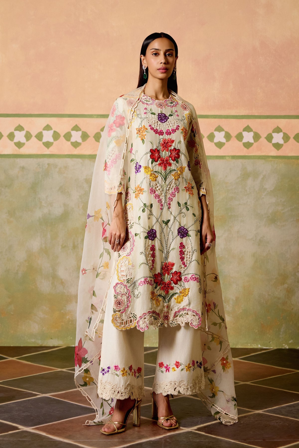 Ivory Floral Threadwork Kurta Set