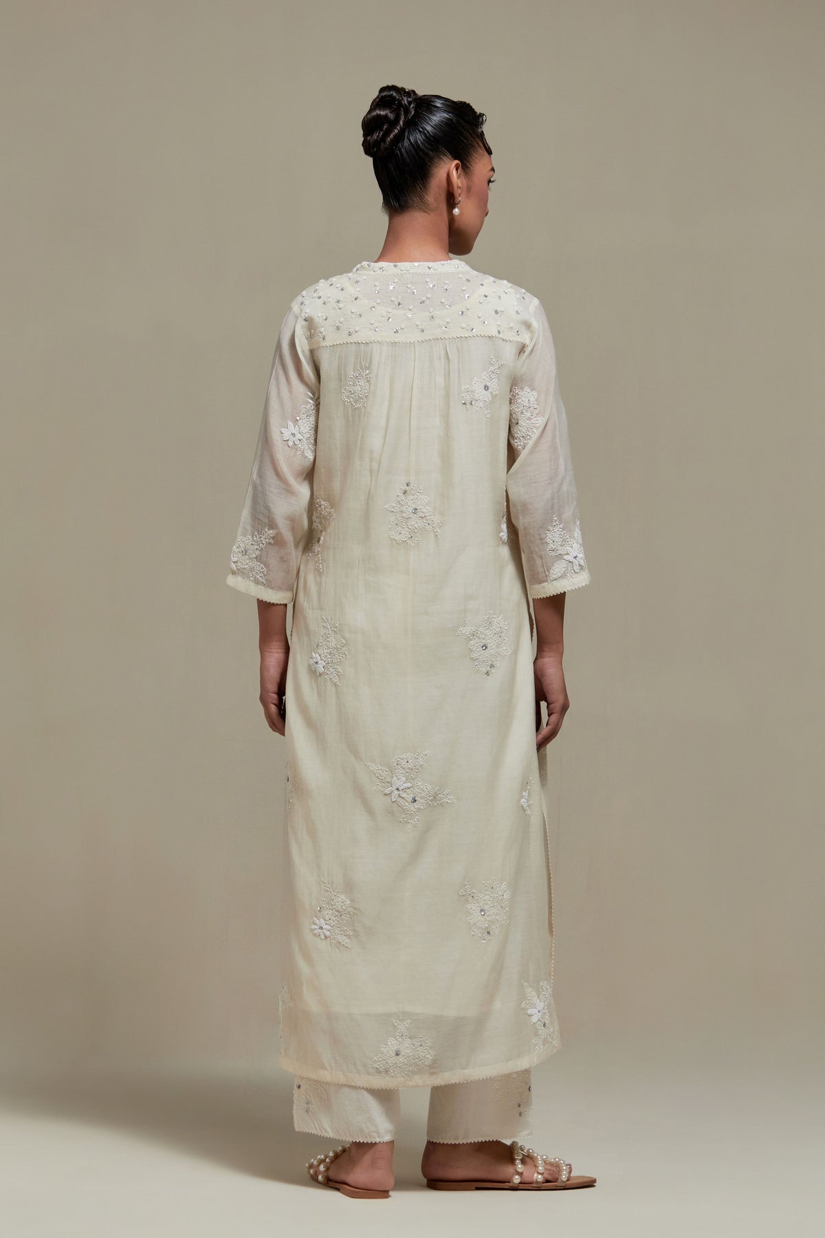 Off White Cotton Kurta And Pants
