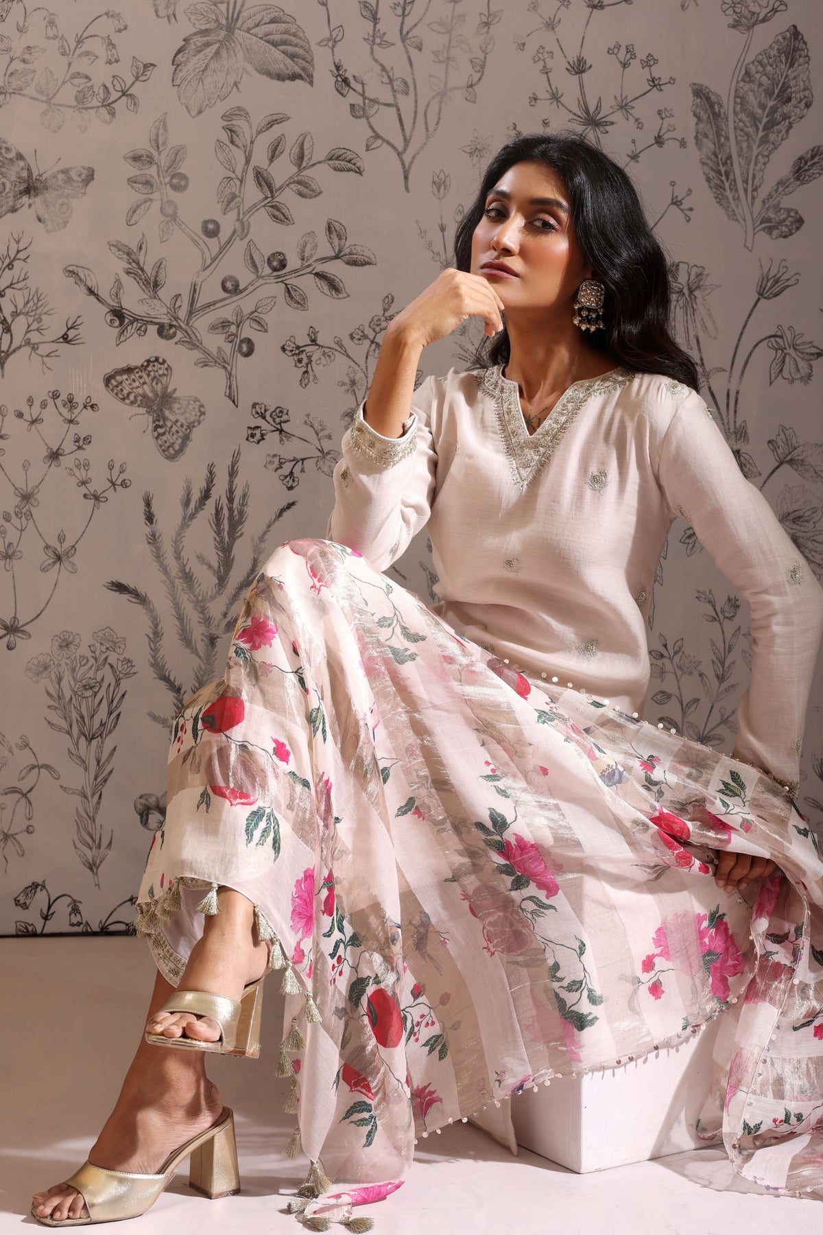 Anaar White Kurta Set