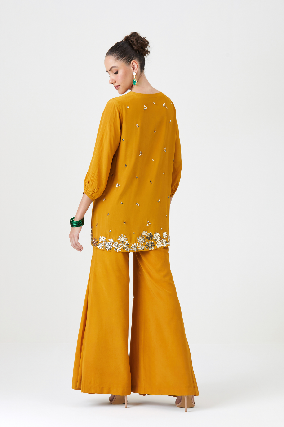 Nora Sharara Set