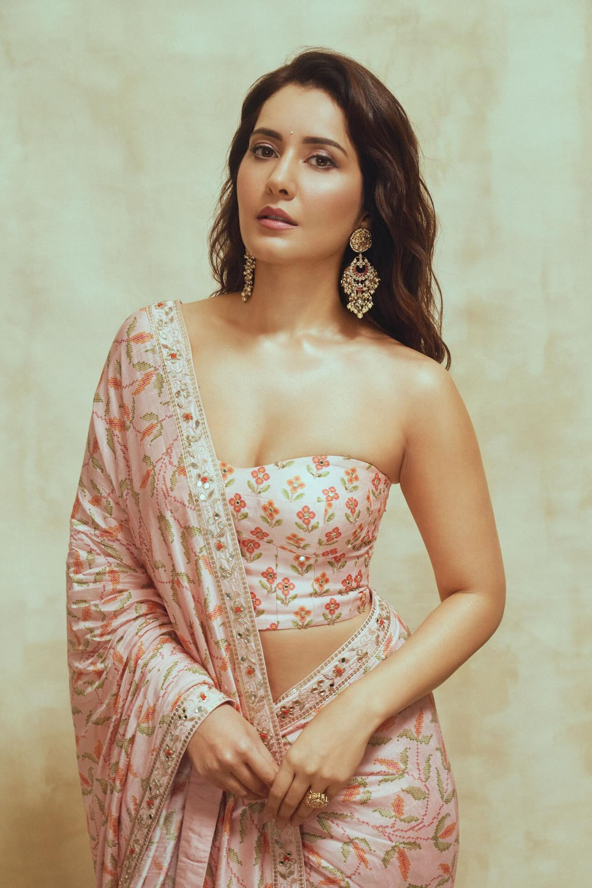 Raashii Khanna in Drishti &amp; Zahabia