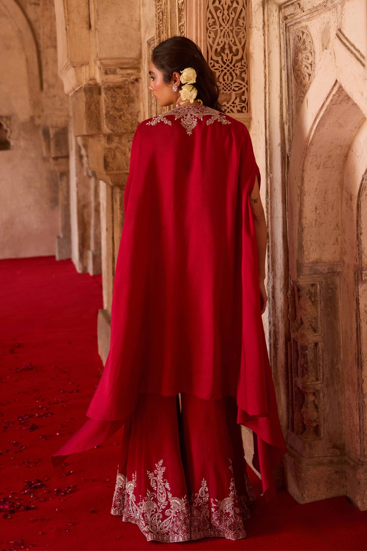 Tamanna Cape Set