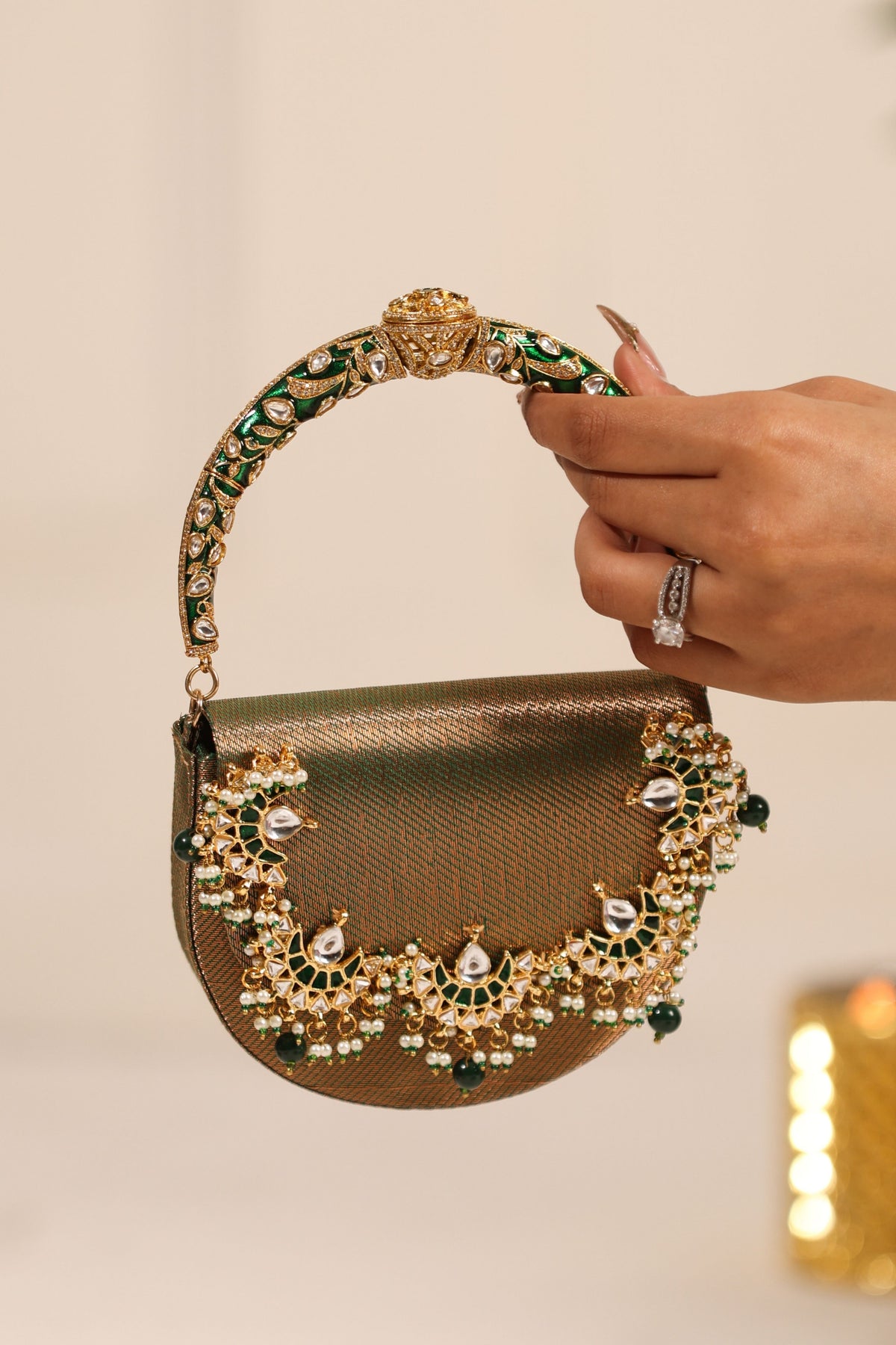 Meher Clutch