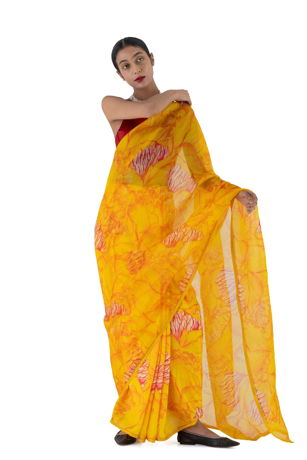 Muraiyya Yellow Saree