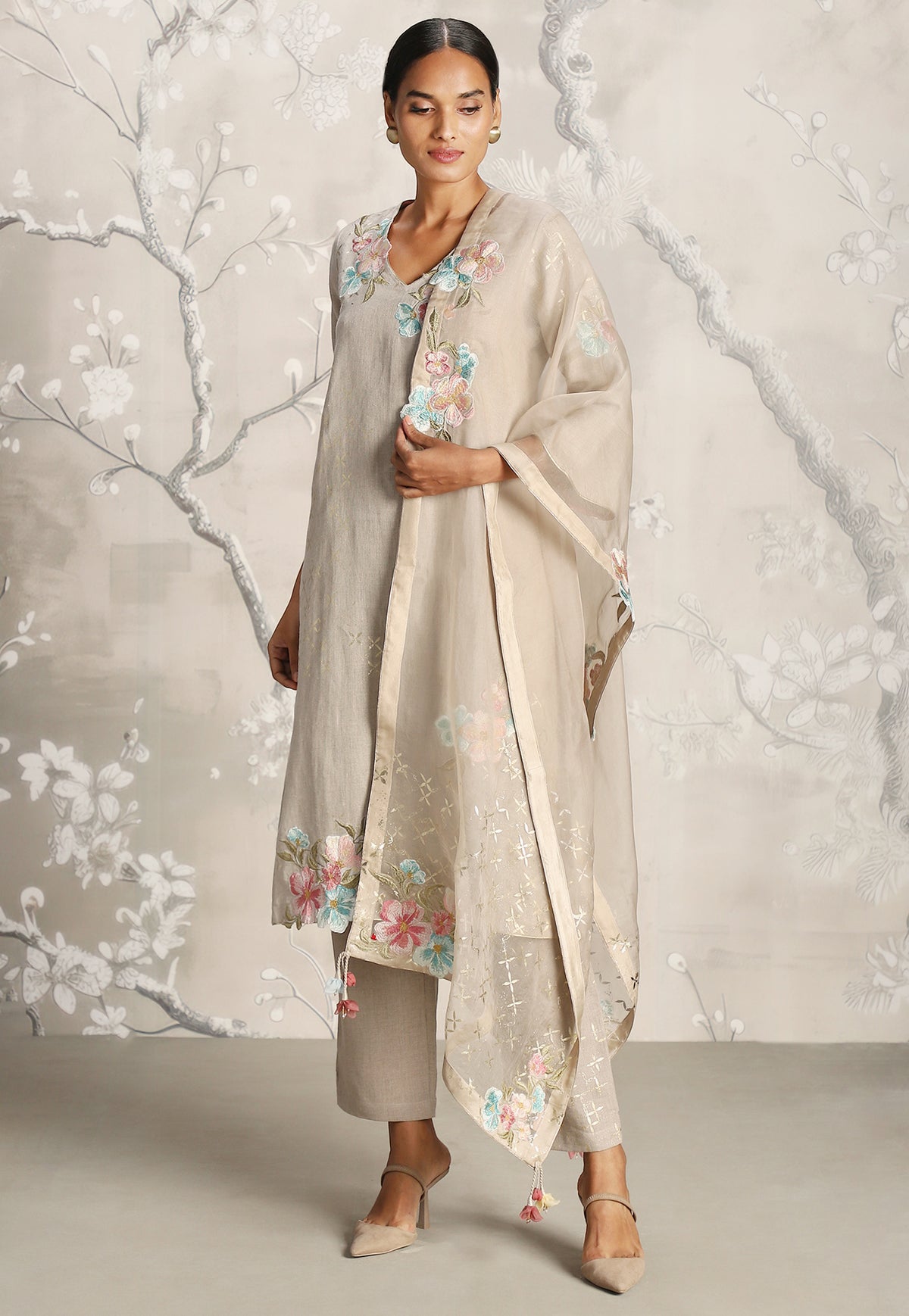 Natural Corsage Kurta Set