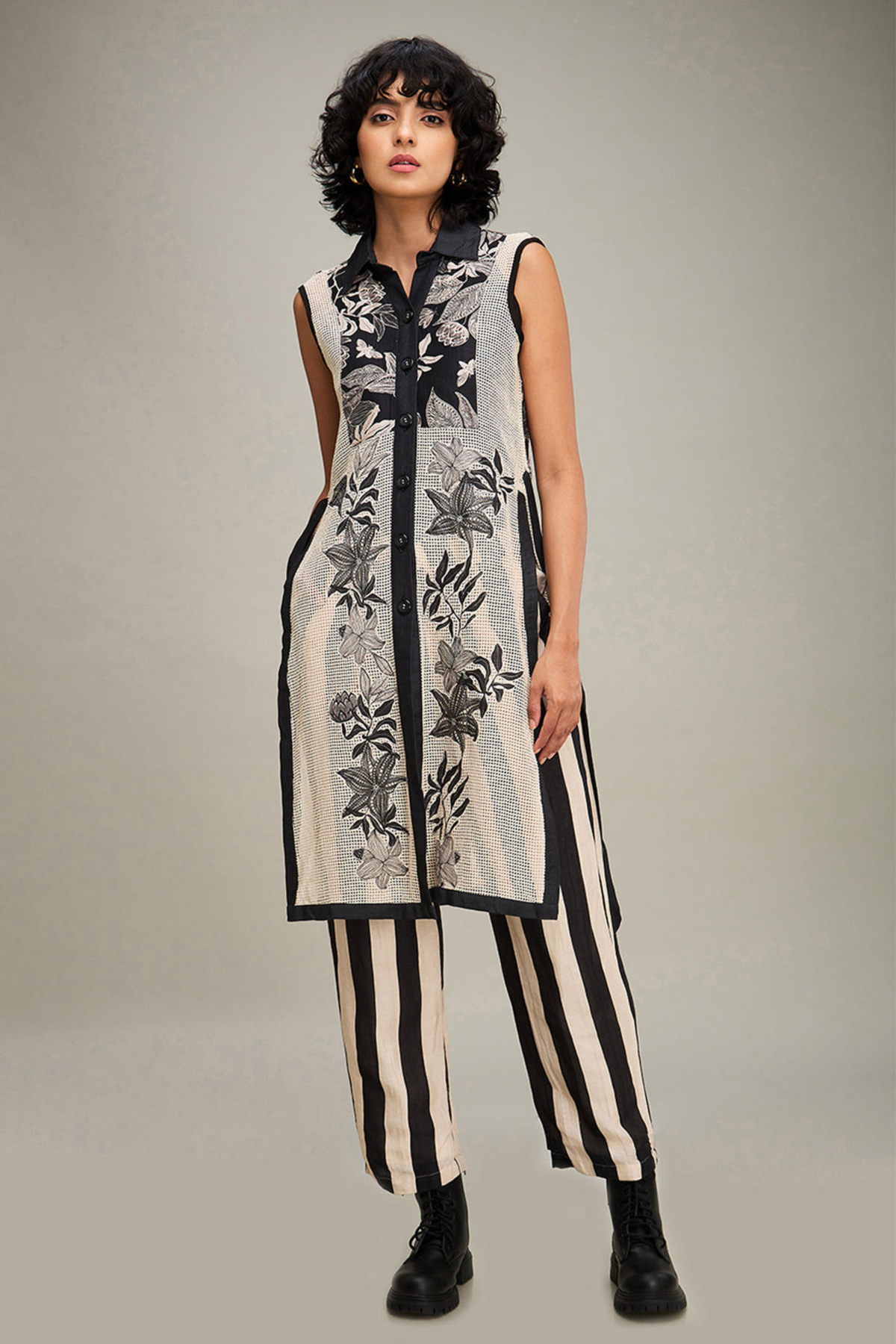 Ahyana Applique Kurta Set