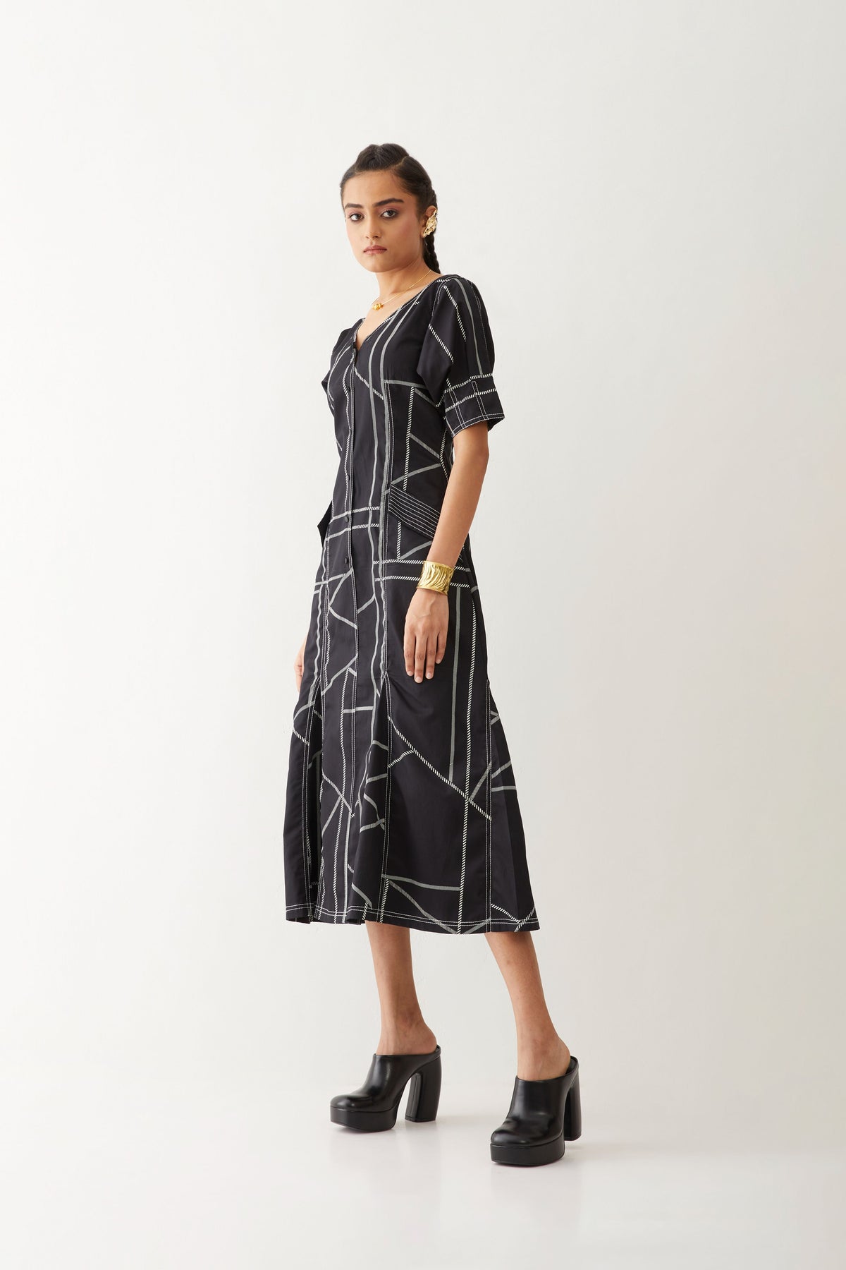 Moira Dress With Pipeline Print