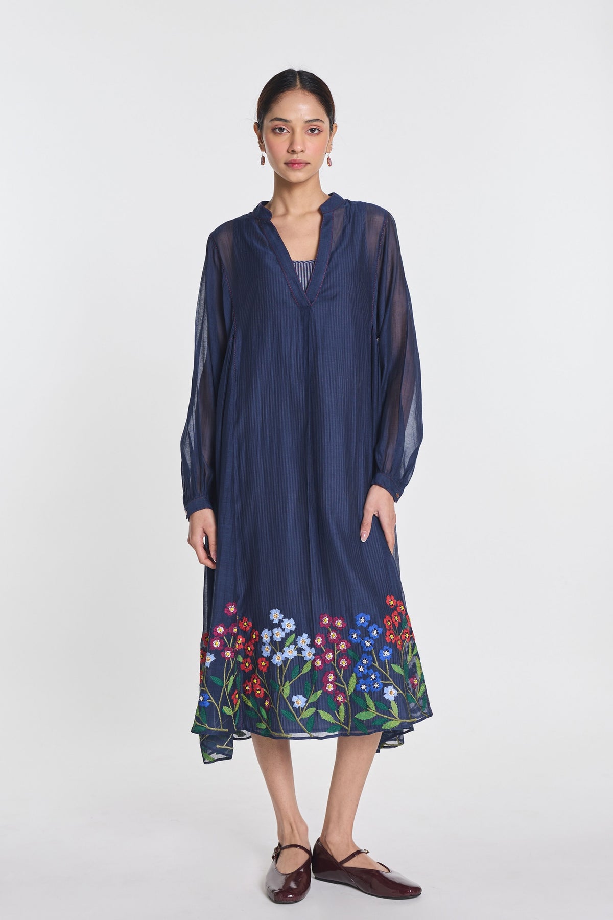 Speciosa Embroidered Dress