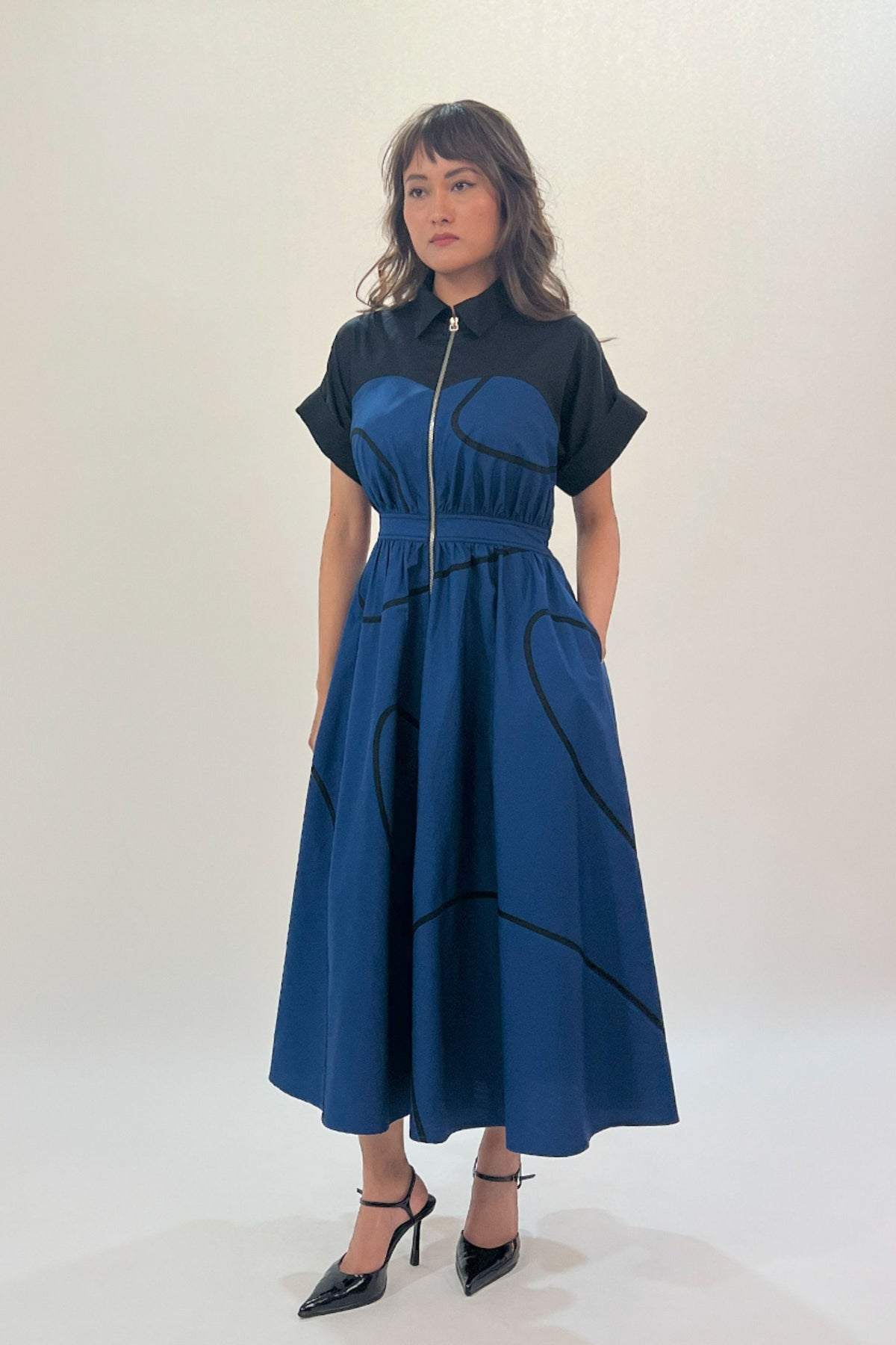 Cup Stem Zip Dress